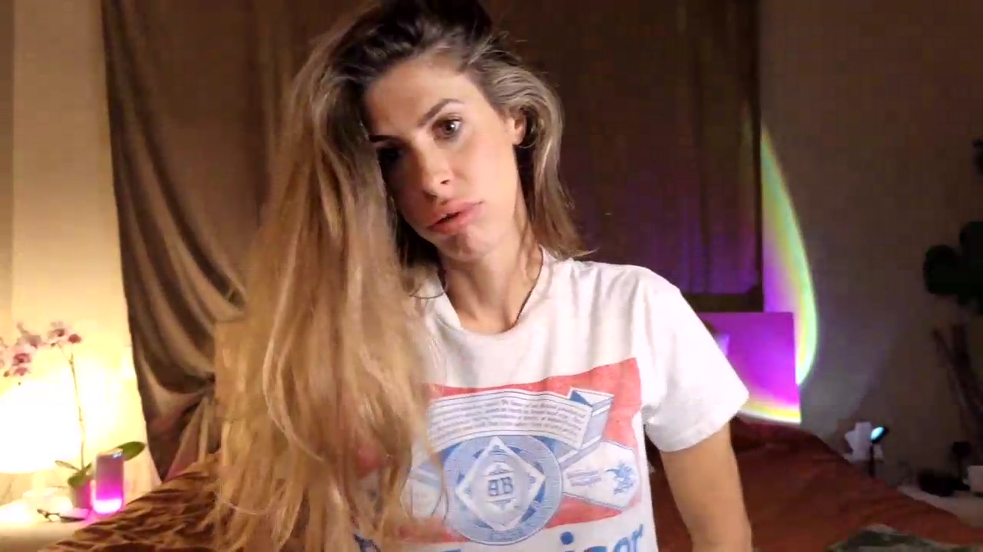 Gallery image thumbnail from LucyWhite_'s myfreecams stream on, 07/23/2026, 08:06 image 17 of 20