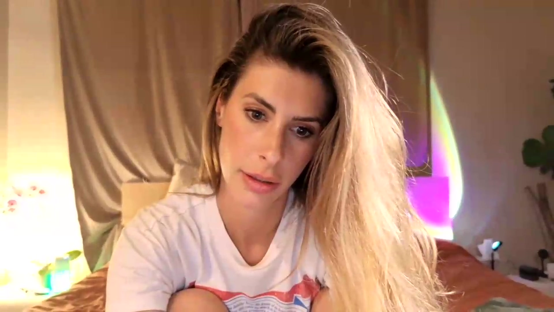 Gallery image thumbnail from LucyWhite_'s myfreecams stream on, 07/23/2026, 08:06 image 8 of 20