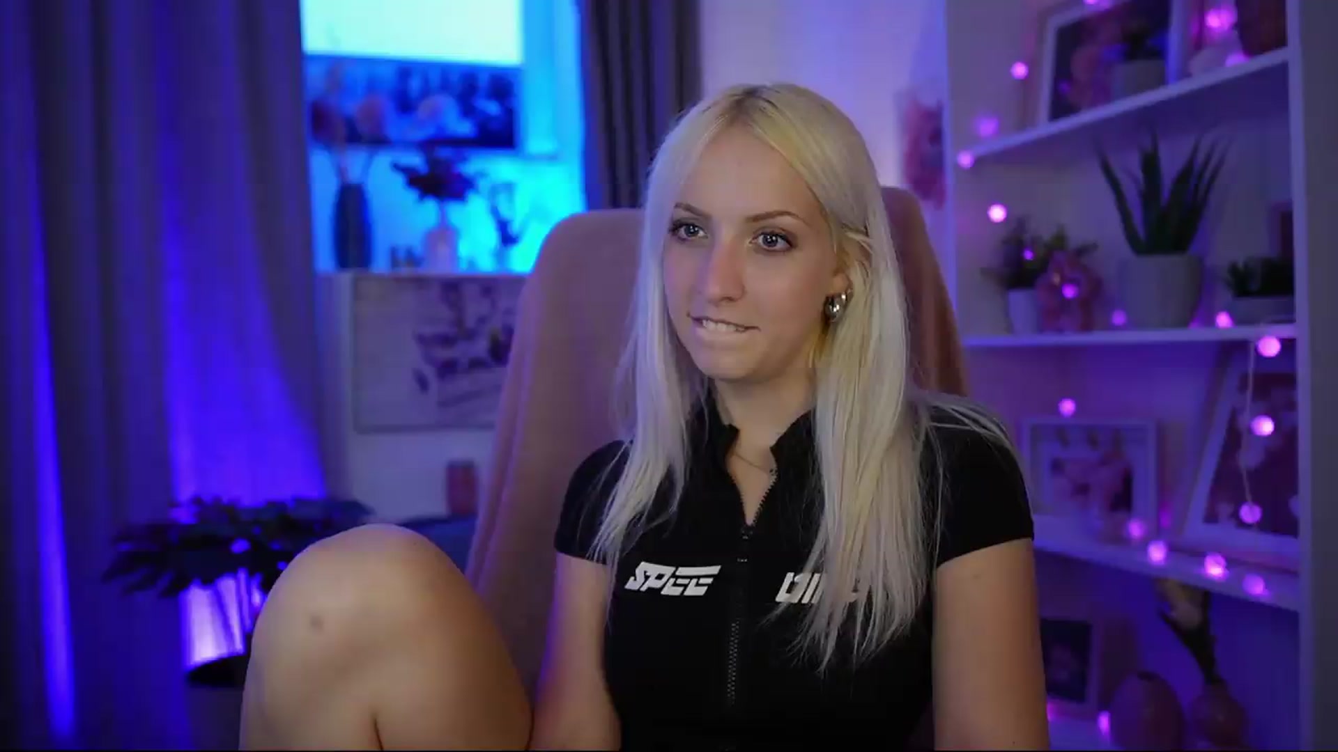 Gallery image thumbnail from Lucy_Cutie's myfreecams stream on, 06/22/2026, 18:39 image 14 of 20