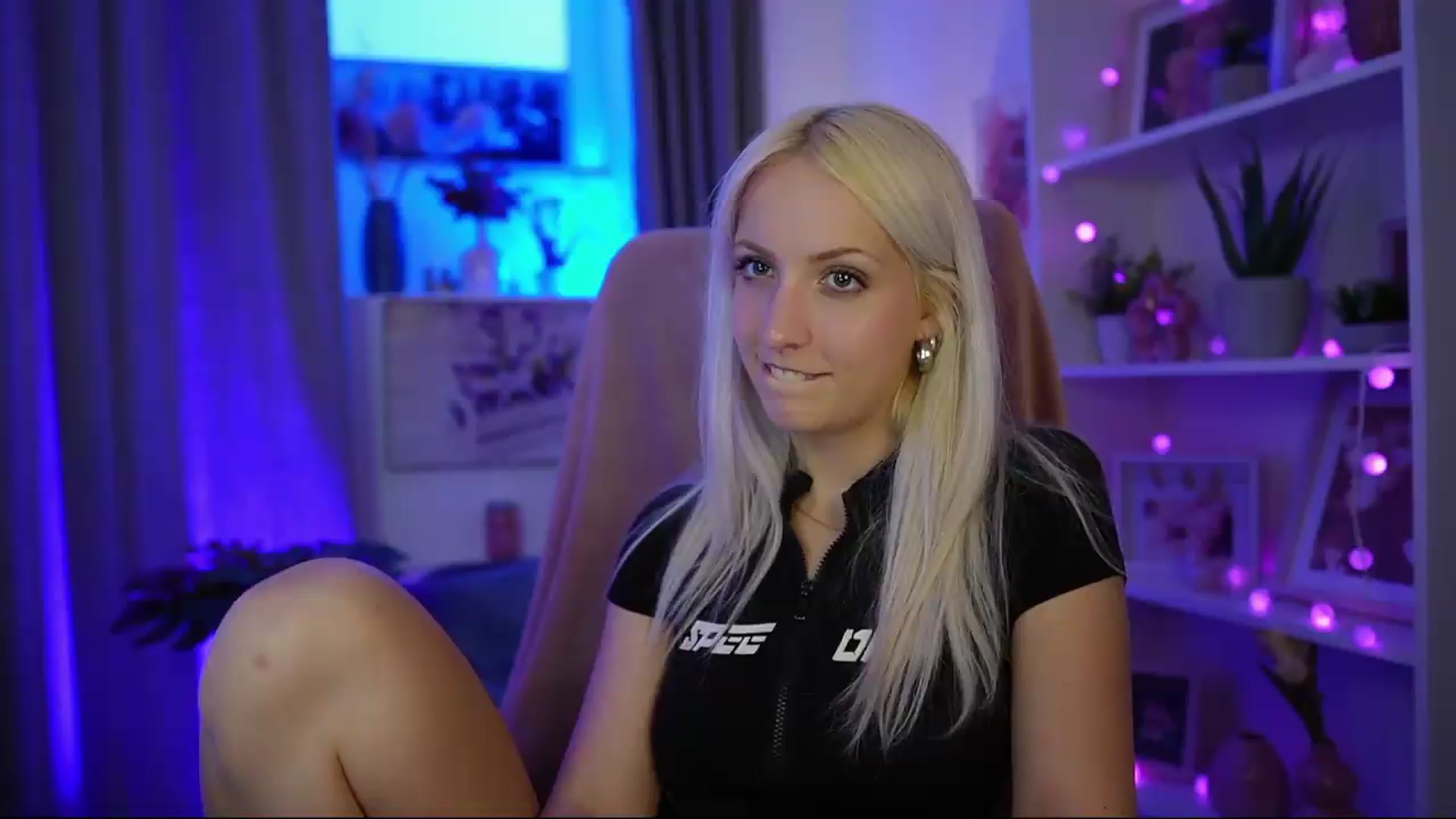 Gallery image thumbnail from Lucy_Cutie's myfreecams stream on, 06/22/2026, 18:39 image 19 of 20