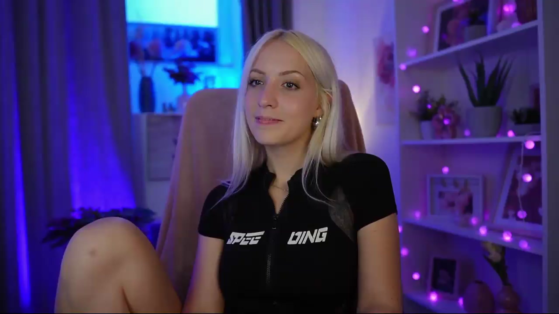 Gallery image thumbnail from Lucy_Cutie's myfreecams stream on, 06/22/2026, 18:39 image 11 of 20