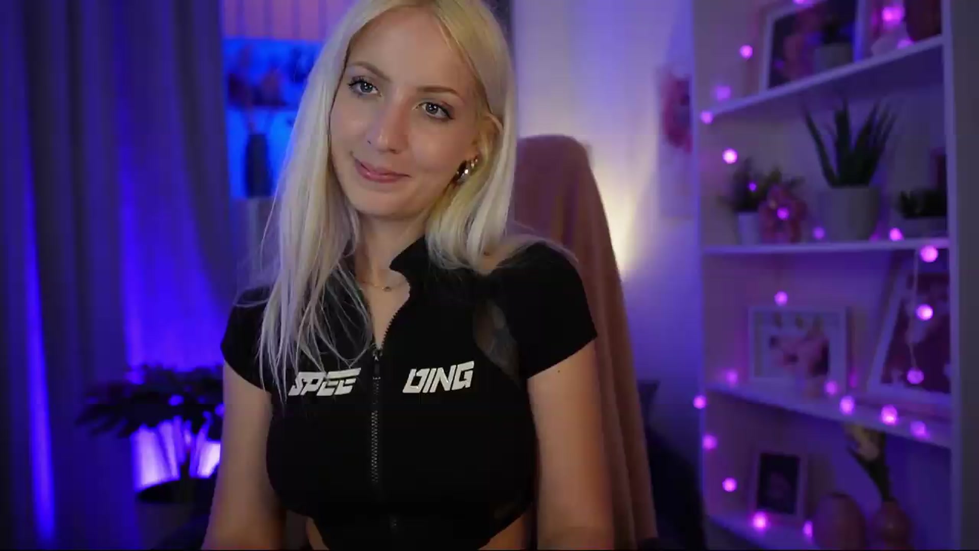 Gallery image thumbnail from Lucy_Cutie's myfreecams stream on, 06/22/2026, 20:47 image 5 of 20