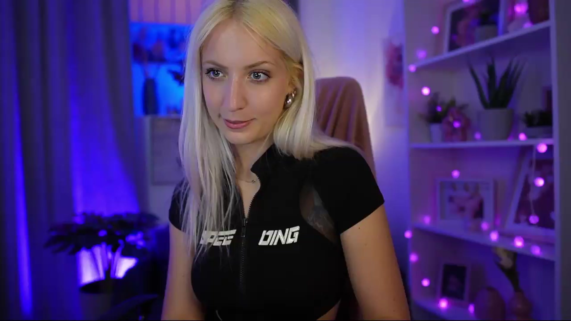 Gallery image thumbnail from Lucy_Cutie's myfreecams stream on, 06/22/2026, 20:47 image 10 of 20