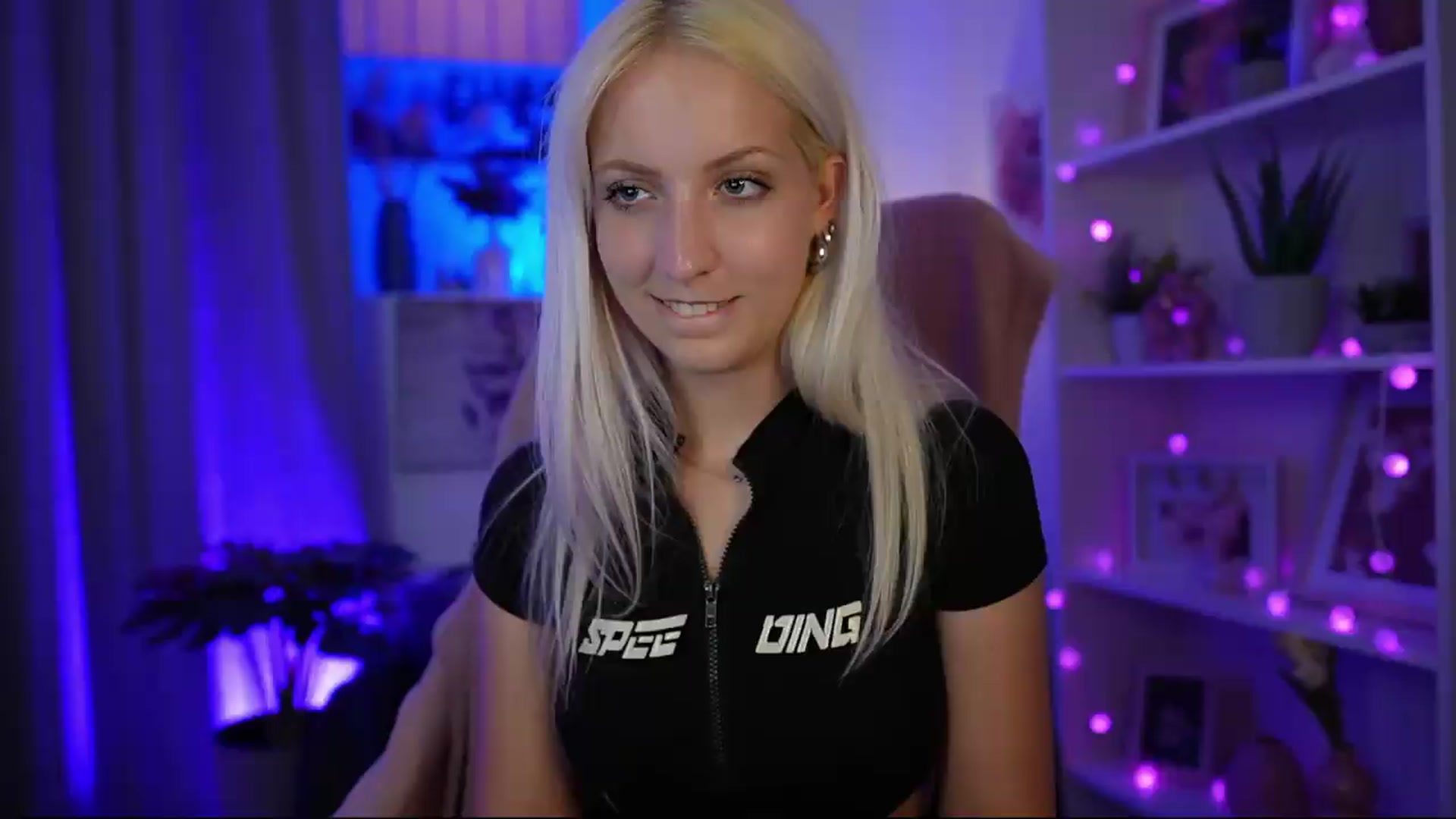 Gallery image thumbnail from Lucy_Cutie's myfreecams stream on, 06/22/2026, 22:40 image 14 of 20