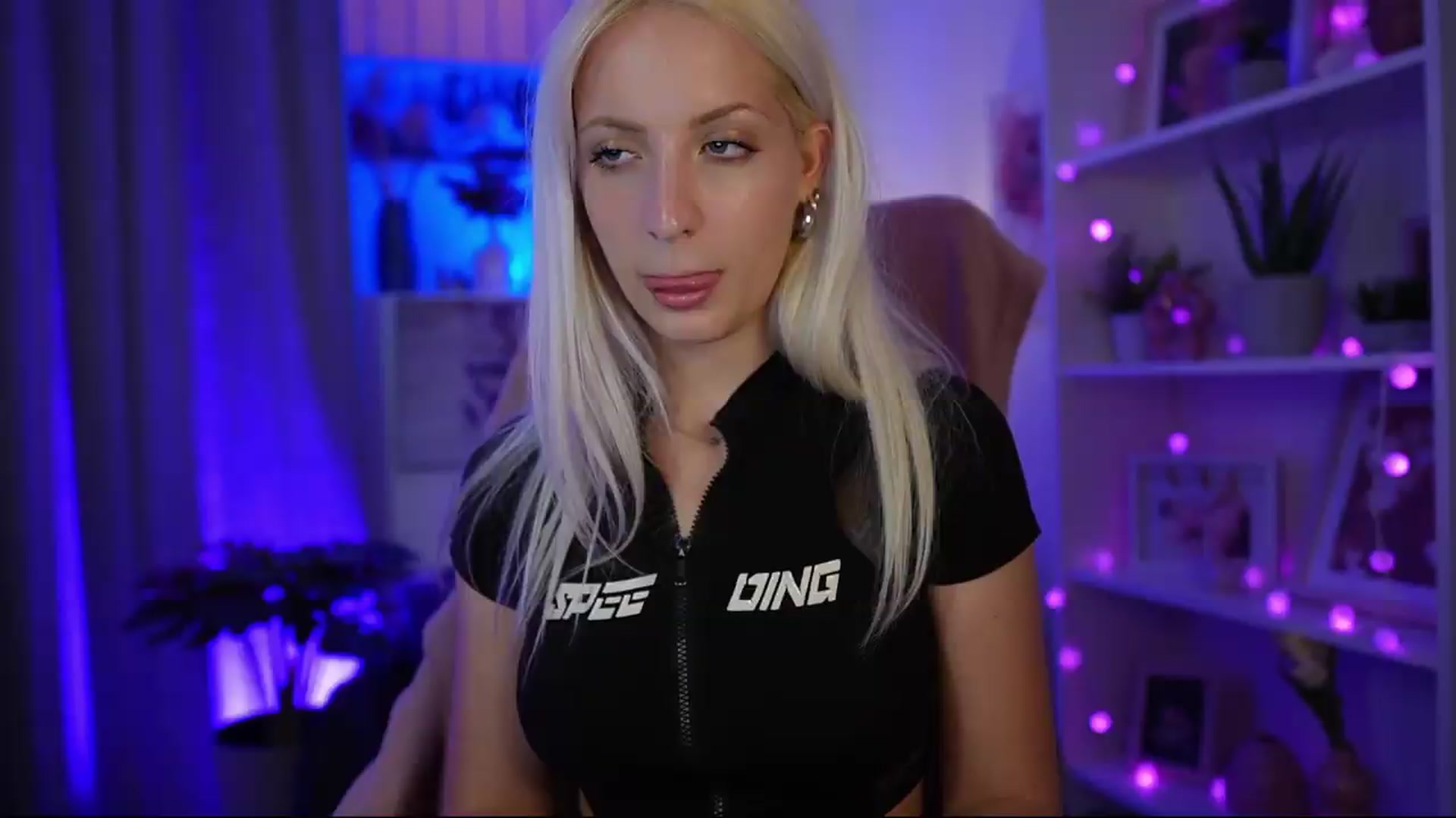 Gallery image thumbnail from Lucy_Cutie's myfreecams stream on, 06/22/2026, 22:40 image 11 of 20