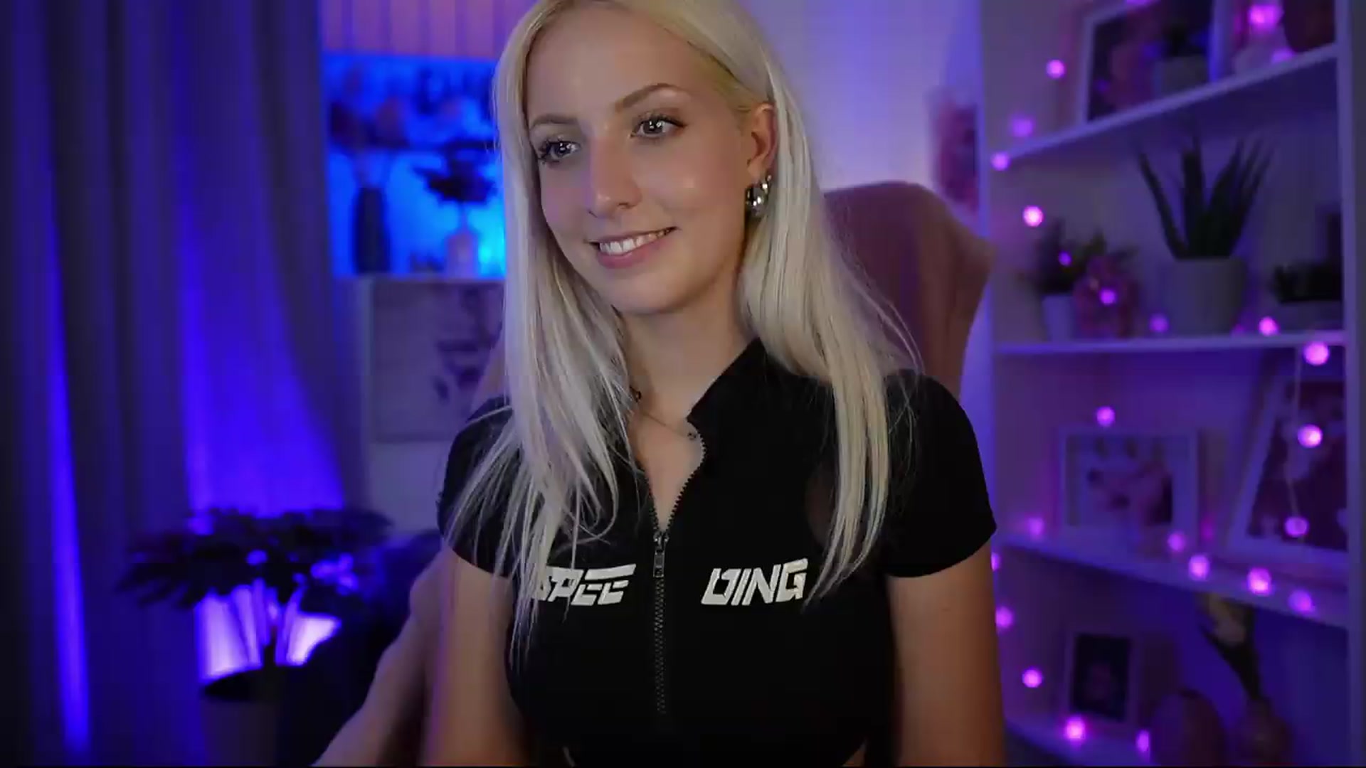 Gallery image thumbnail from Lucy_Cutie's myfreecams stream on, 06/22/2026, 22:40 image 12 of 20