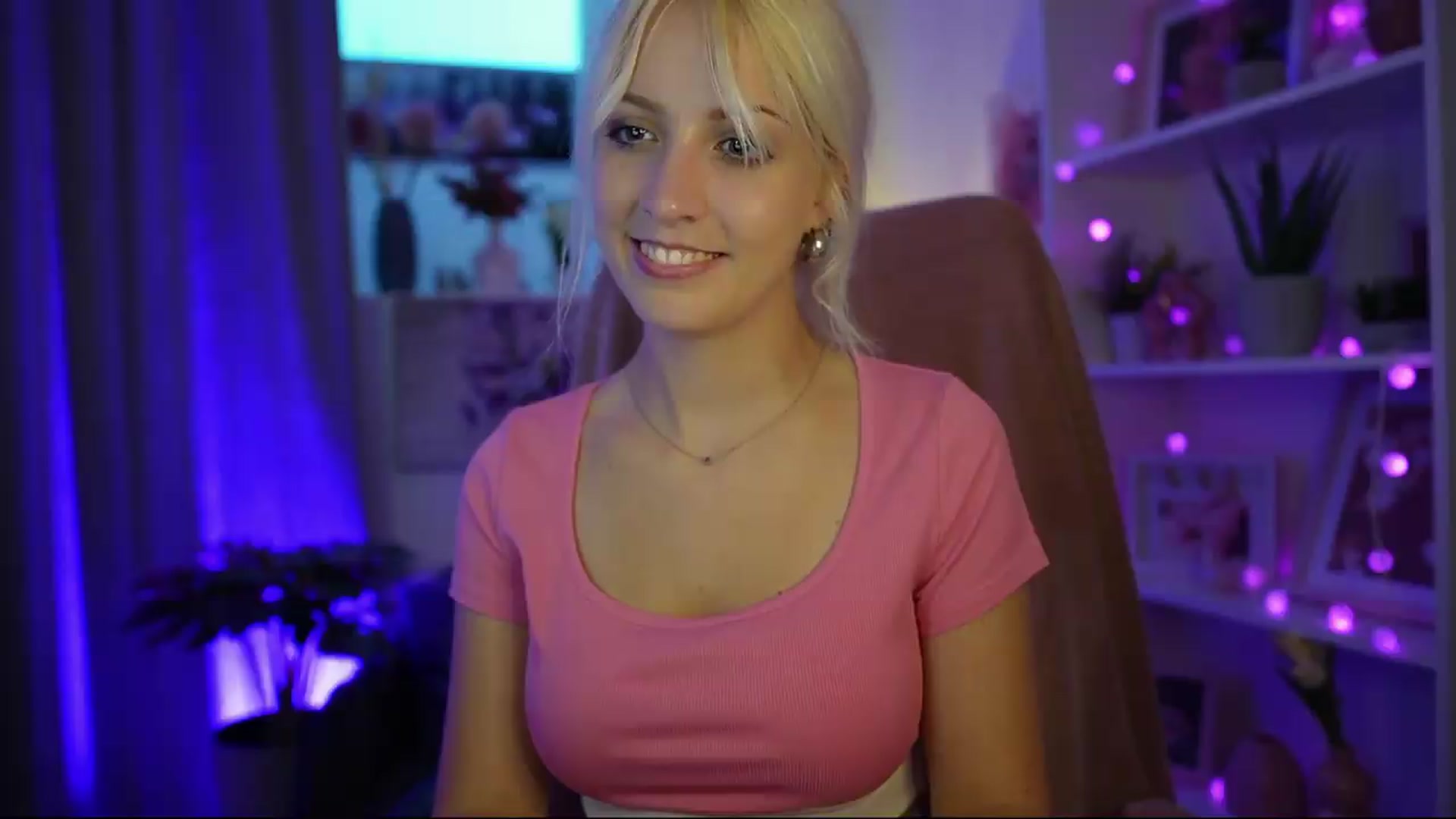 Gallery image thumbnail from Lucy_Cutie's myfreecams stream on, 06/23/2026, 18:41 image 8 of 20