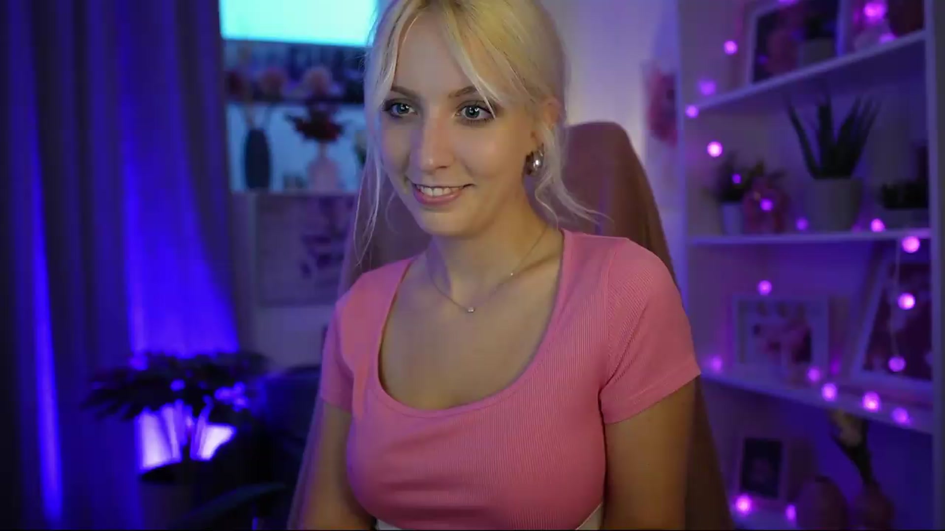Gallery image thumbnail from Lucy_Cutie's myfreecams stream on, 06/23/2026, 18:41 image 10 of 20