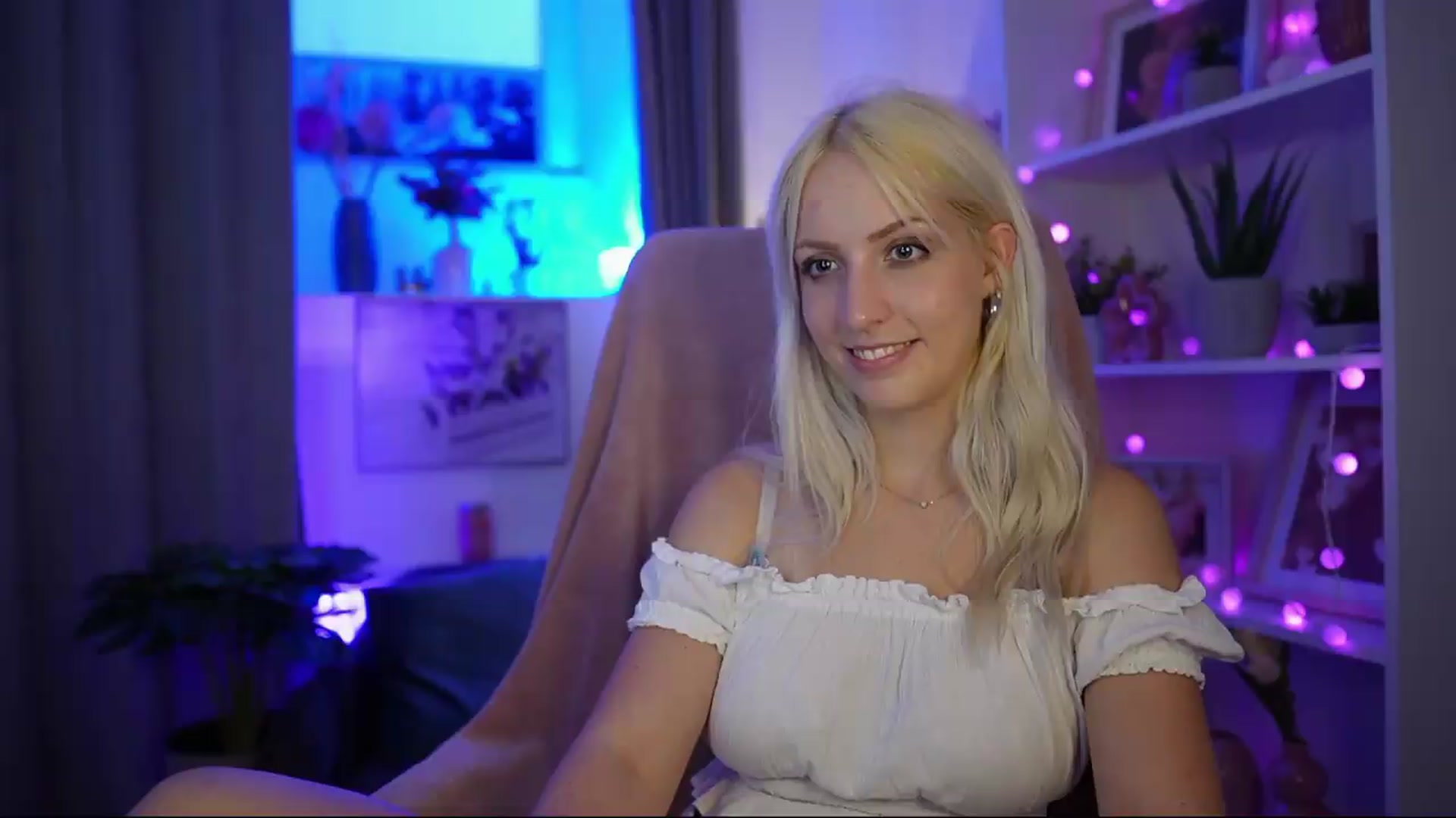 Gallery image thumbnail from Lucy_Cutie's myfreecams stream on, 06/26/2026, 18:53 image 11 of 20