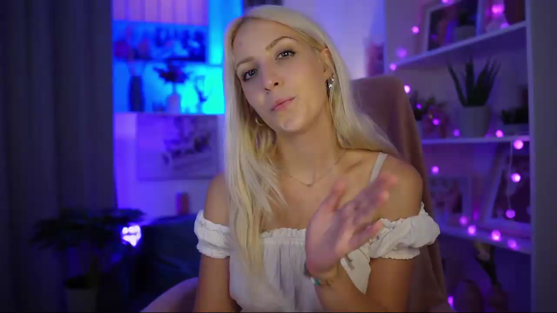 Gallery image thumbnail from Lucy_Cutie's myfreecams stream on, 06/26/2026, 21:35 image 8 of 20