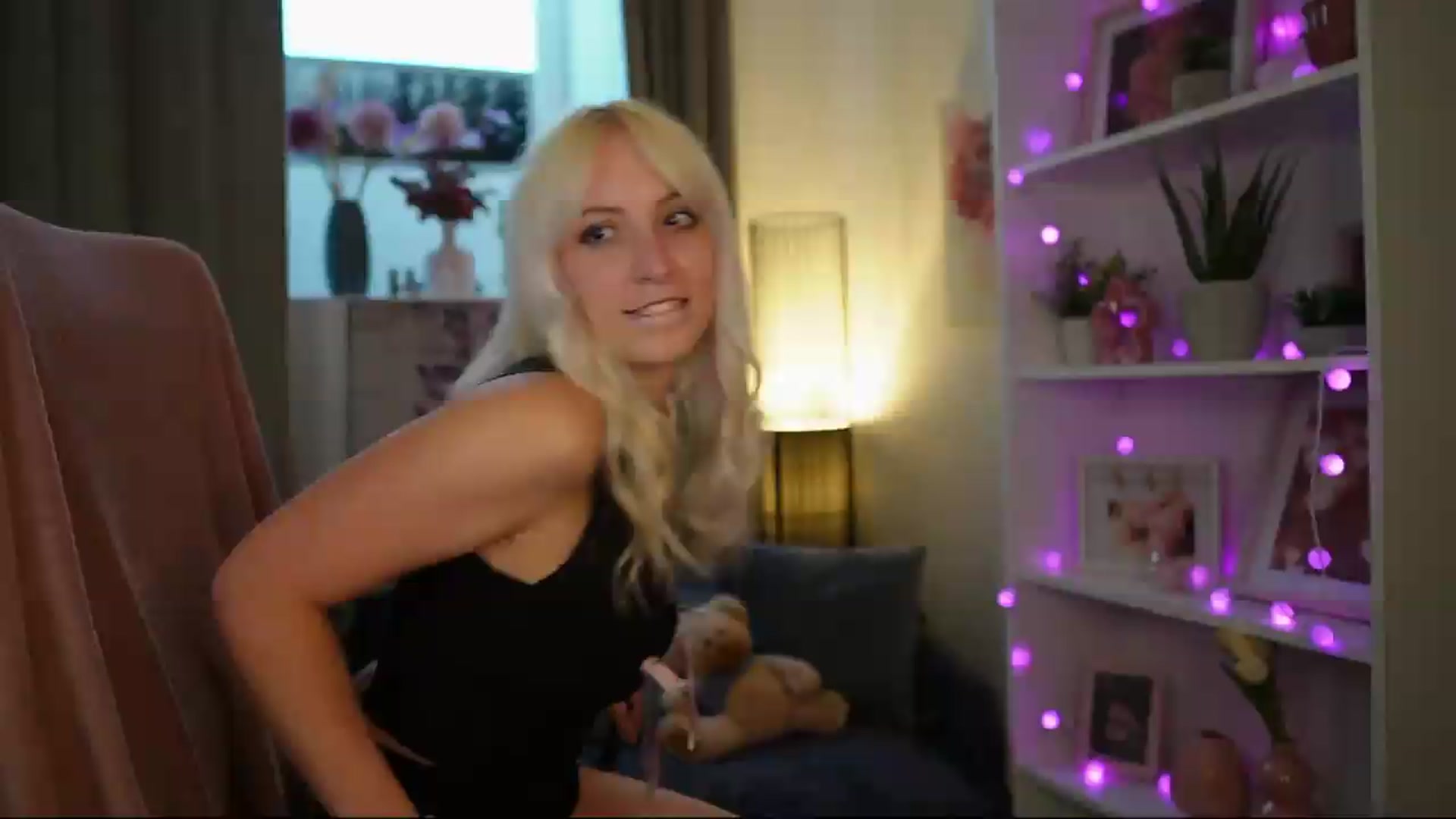 Gallery image thumbnail from Lucy_Cutie's myfreecams stream on, 06/27/2026, 18:08 image 14 of 20