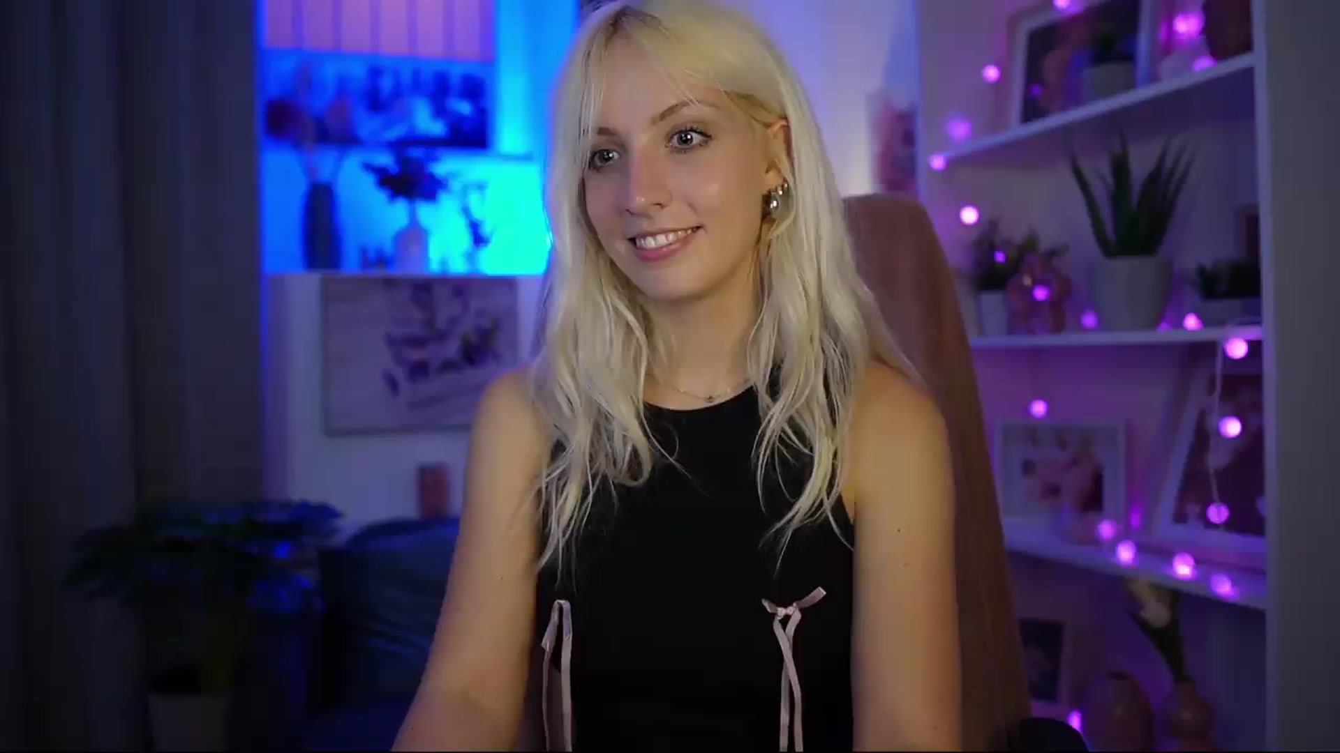Gallery image thumbnail from Lucy_Cutie's myfreecams stream on, 06/27/2026, 20:22 image 19 of 20