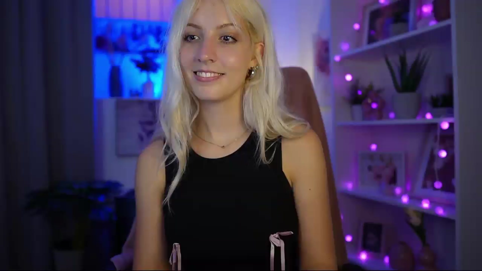 Gallery image thumbnail from Lucy_Cutie's myfreecams stream on, 06/27/2026, 20:22 image 3 of 20