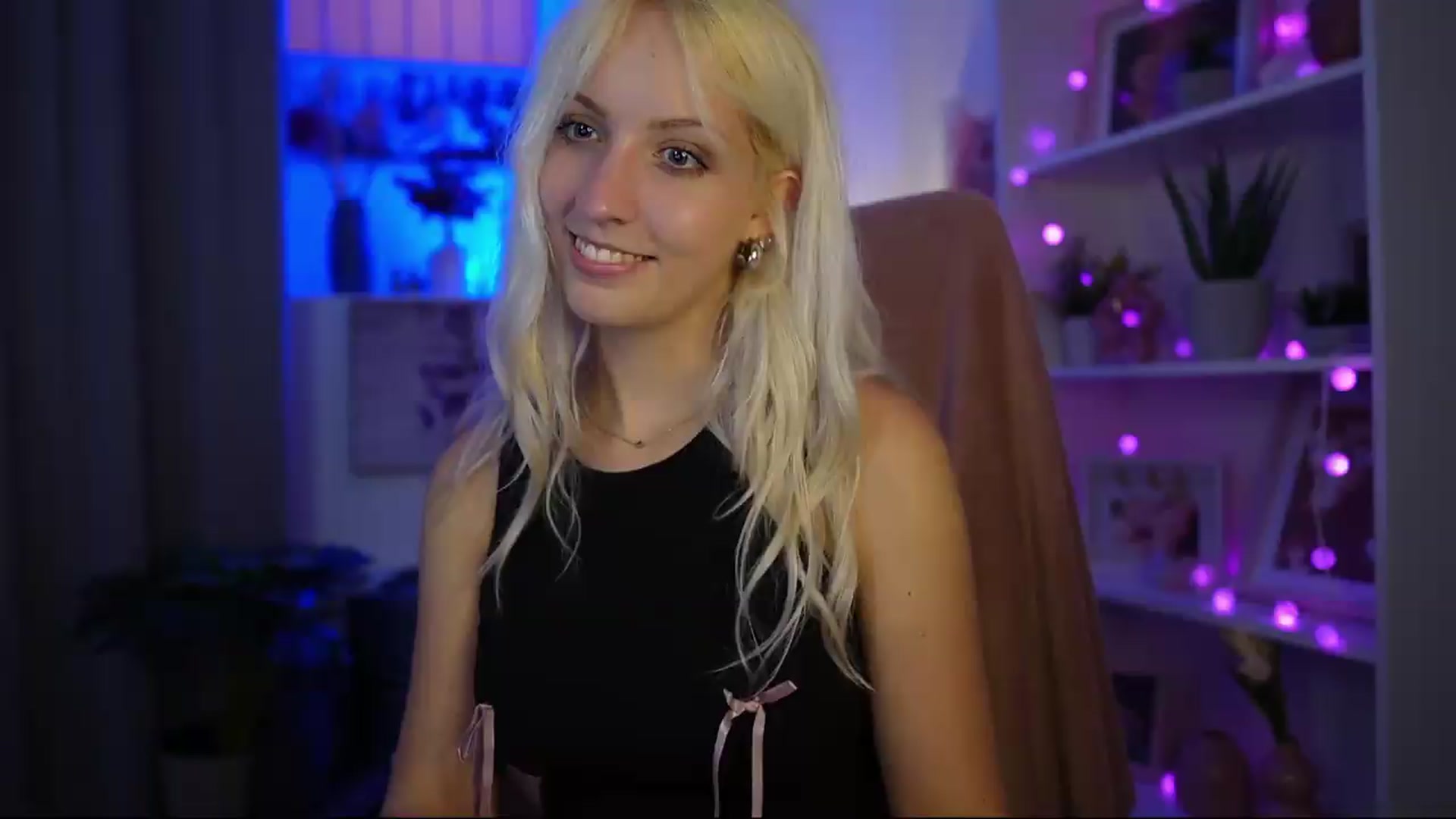 Gallery image thumbnail from Lucy_Cutie's myfreecams stream on, 06/27/2026, 20:22 image 5 of 20