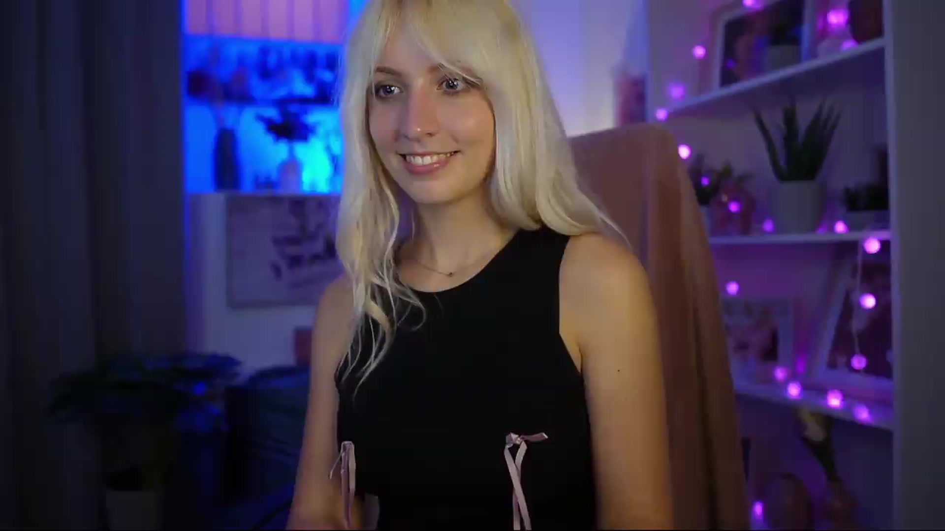 Gallery image thumbnail from Lucy_Cutie's myfreecams stream on, 06/27/2026, 20:22 image 11 of 20