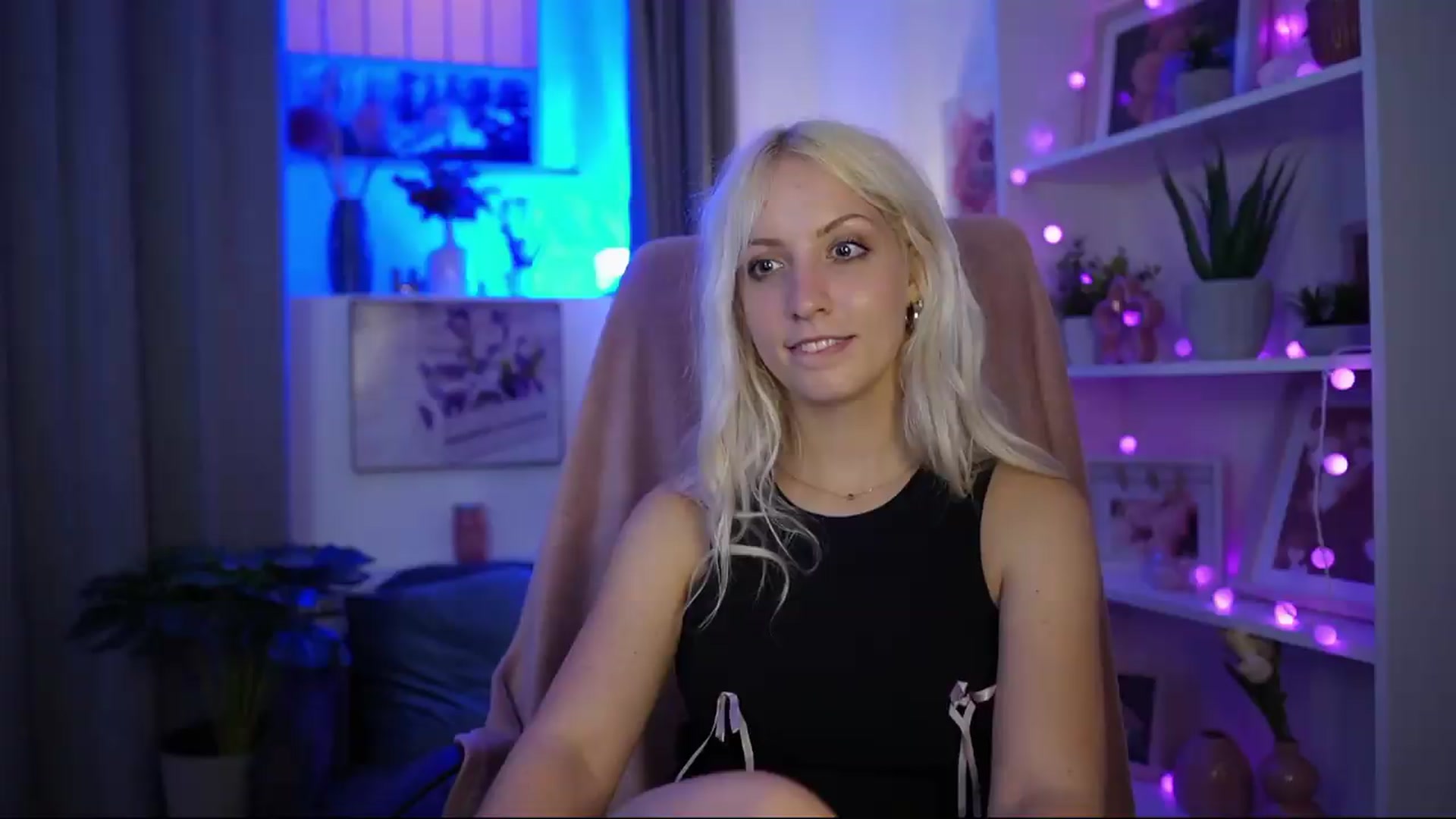 Gallery image thumbnail from Lucy_Cutie's myfreecams stream on, 06/27/2026, 20:22 image 14 of 20