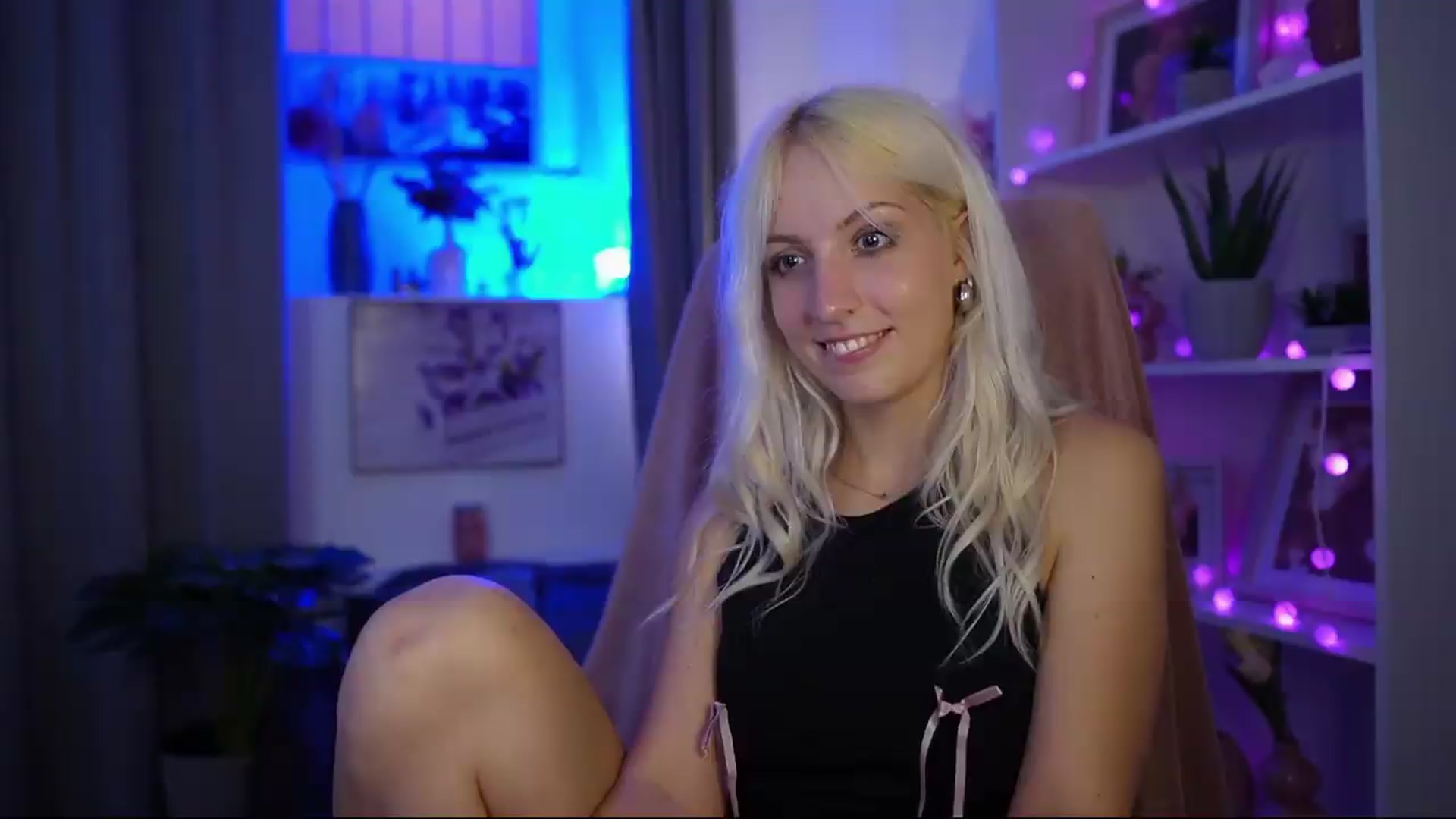 Gallery image thumbnail from Lucy_Cutie's myfreecams stream on, 06/27/2026, 20:22 image 6 of 20