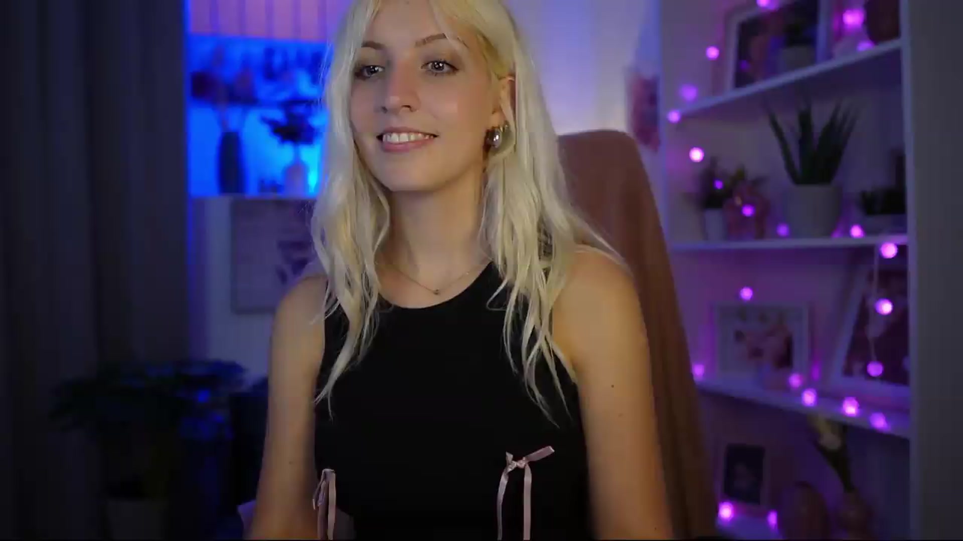Gallery image thumbnail from Lucy_Cutie's myfreecams stream on, 06/27/2026, 20:22 image 4 of 20