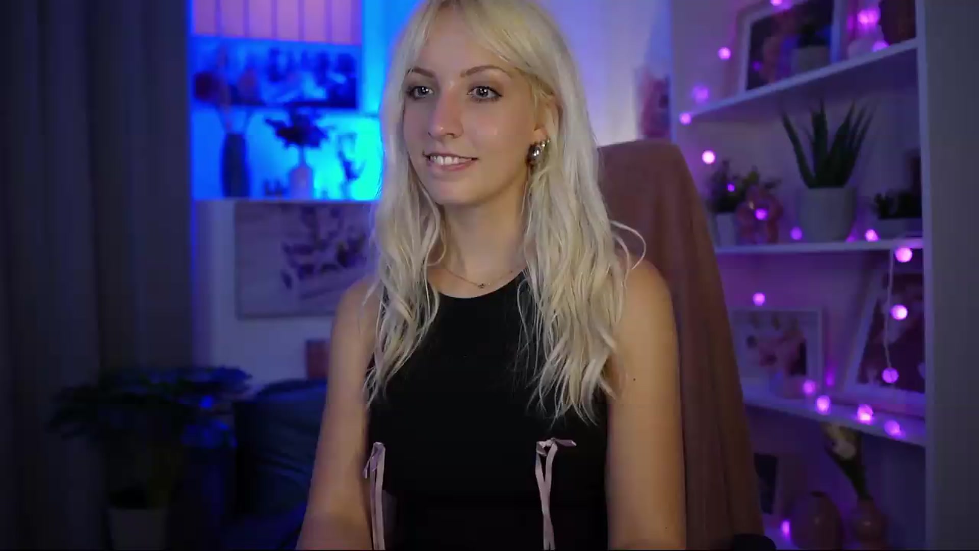 Gallery image thumbnail from Lucy_Cutie's myfreecams stream on, 06/27/2026, 20:43 image 9 of 20