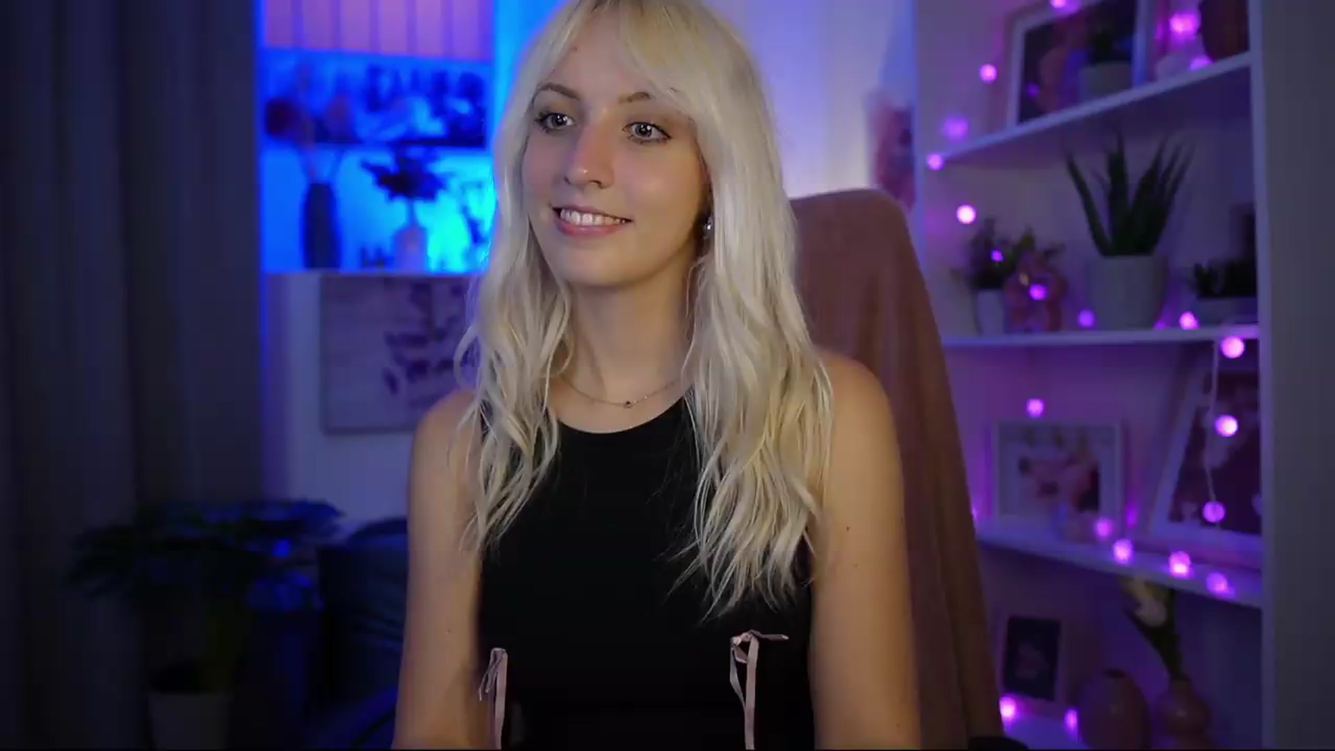 Gallery image thumbnail from Lucy_Cutie's myfreecams stream on, 06/27/2026, 20:43 image 5 of 20