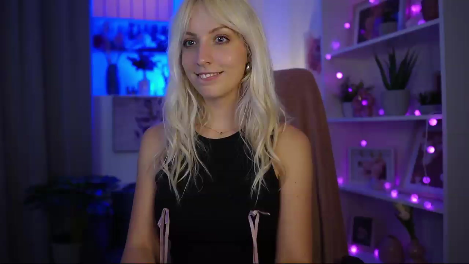Gallery image thumbnail from Lucy_Cutie's myfreecams stream on, 06/27/2026, 20:43 image 14 of 20