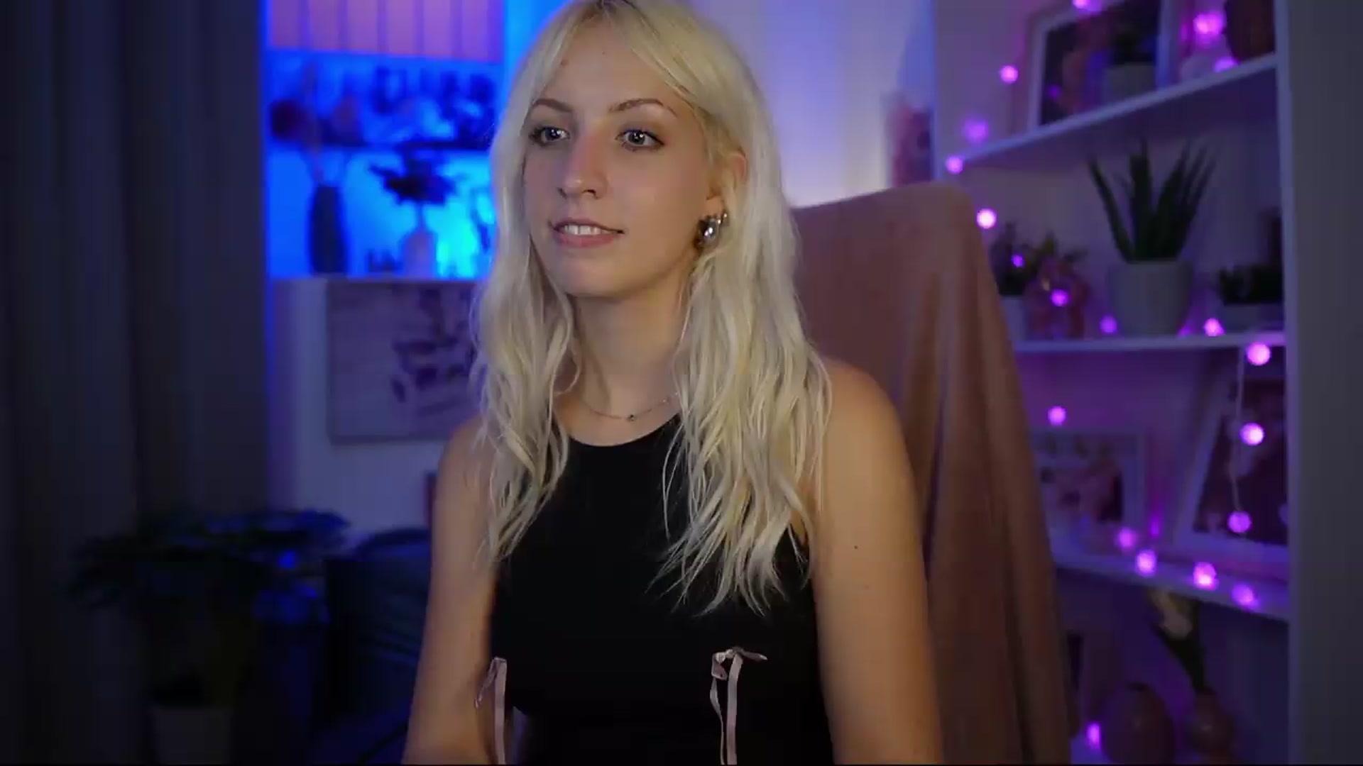 Gallery image thumbnail from Lucy_Cutie's myfreecams stream on, 06/27/2026, 20:43 image 6 of 20