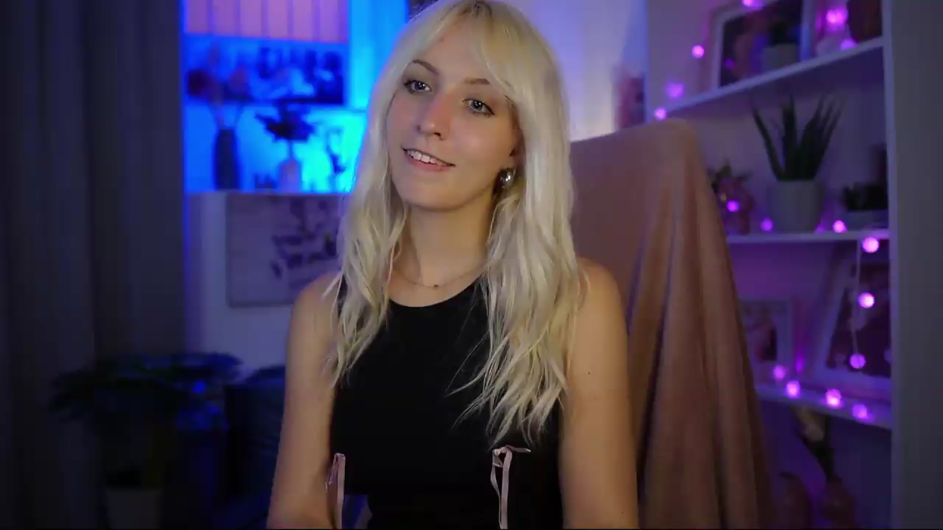Gallery image thumbnail from Lucy_Cutie's myfreecams stream on, 06/27/2026, 20:43 image 2 of 20