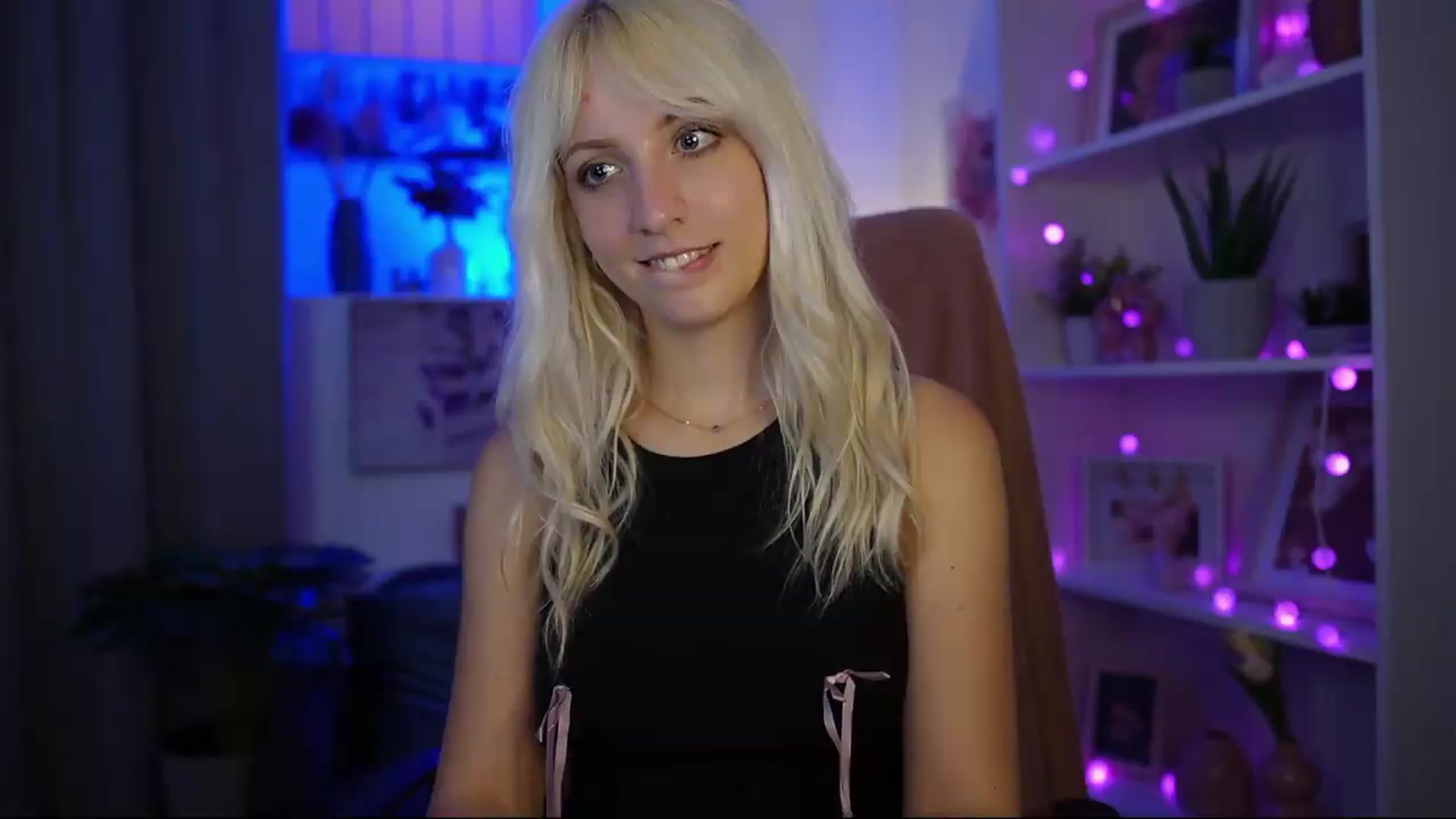 Gallery image thumbnail from Lucy_Cutie's myfreecams stream on, 06/27/2026, 20:43 image 3 of 20