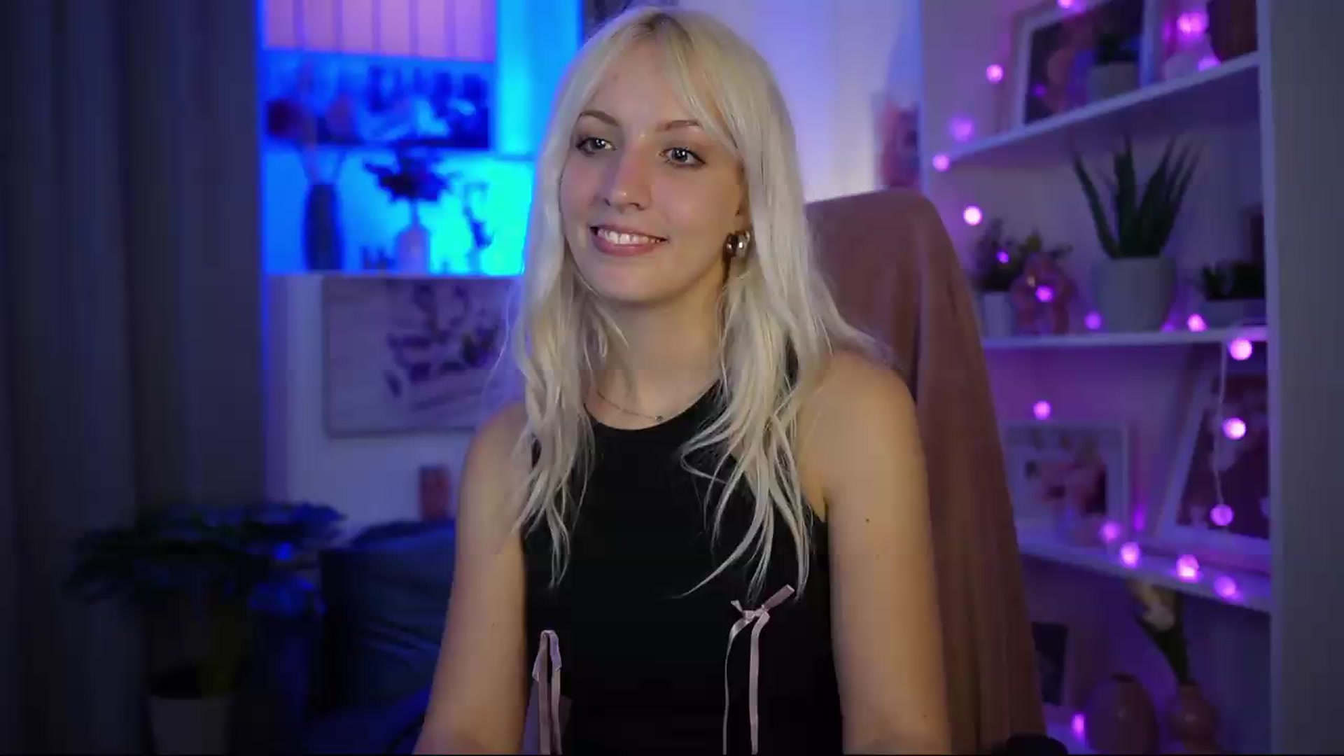 Gallery image thumbnail from Lucy_Cutie's myfreecams stream on, 06/27/2026, 21:50 image 18 of 20