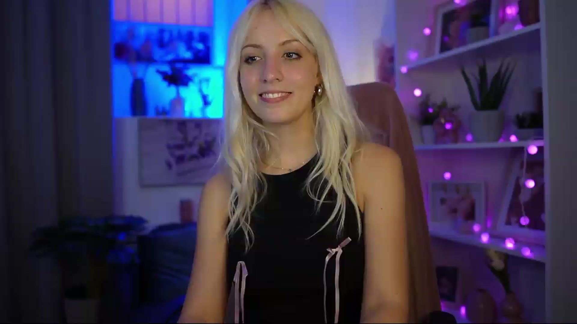 Gallery image thumbnail from Lucy_Cutie's myfreecams stream on, 06/27/2026, 21:50 image 16 of 20