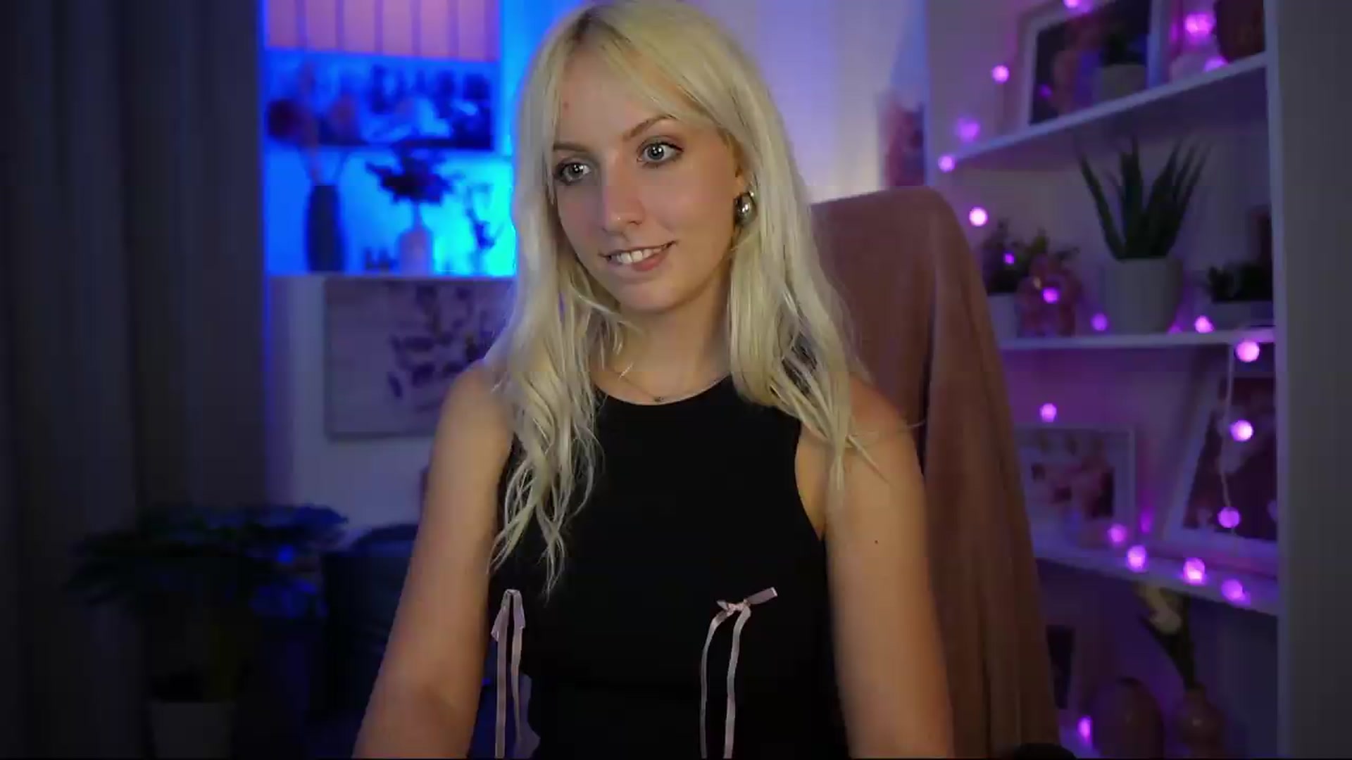 Gallery image thumbnail from Lucy_Cutie's myfreecams stream on, 06/27/2026, 21:50 image 10 of 20