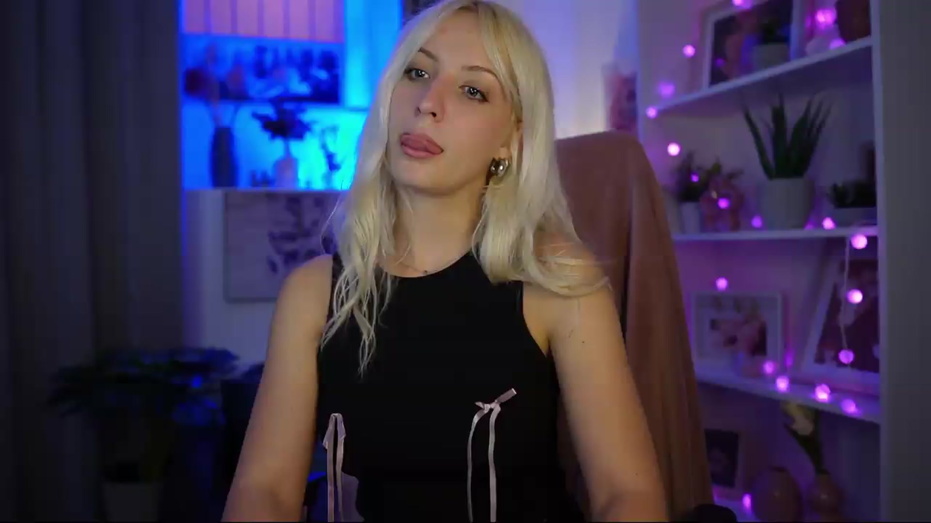 Gallery image thumbnail from Lucy_Cutie's myfreecams stream on, 06/27/2026, 21:50 image 9 of 20