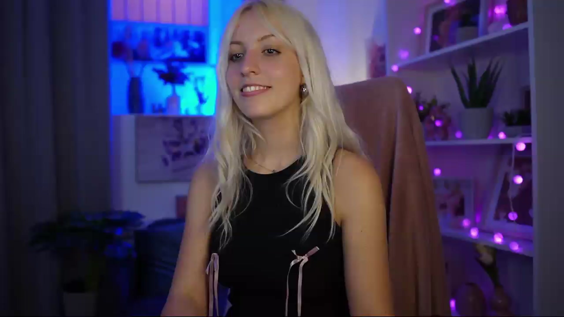 Gallery image thumbnail from Lucy_Cutie's myfreecams stream on, 06/27/2026, 21:50 image 19 of 20