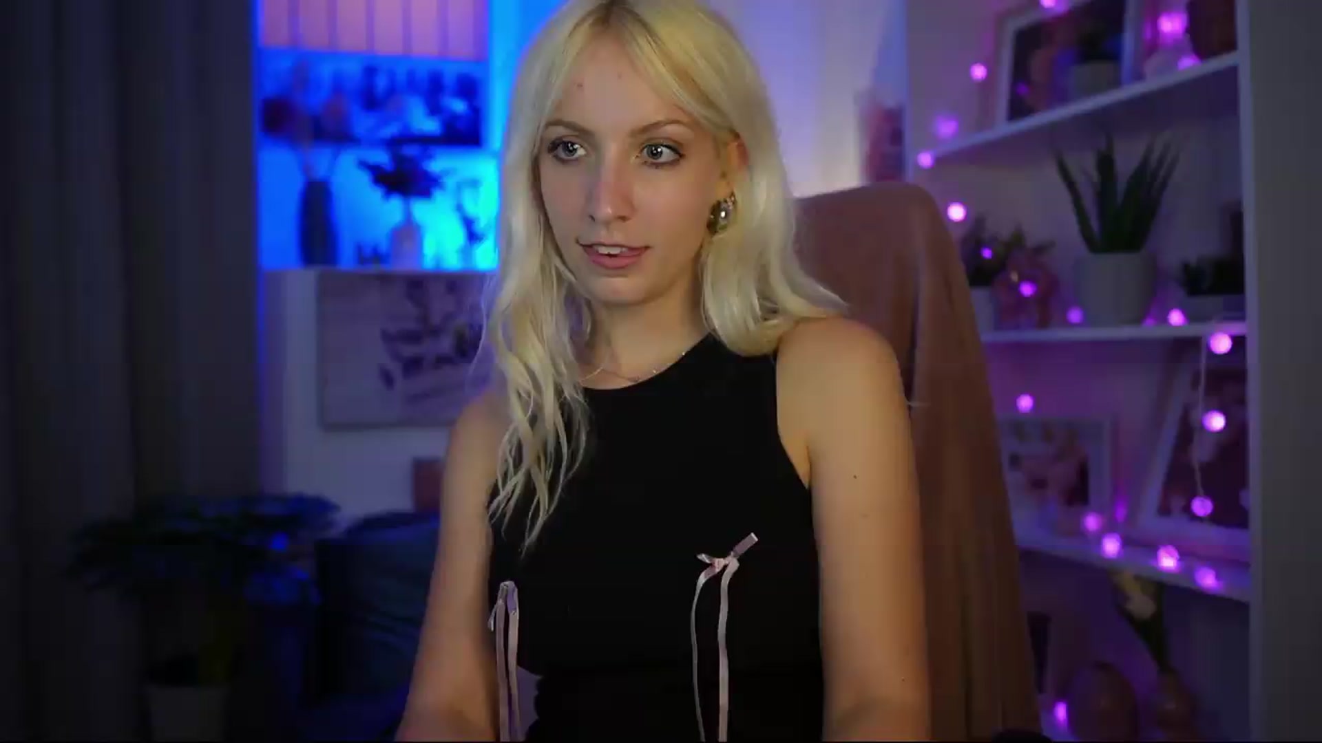 Gallery image thumbnail from Lucy_Cutie's myfreecams stream on, 06/27/2026, 21:50 image 7 of 20