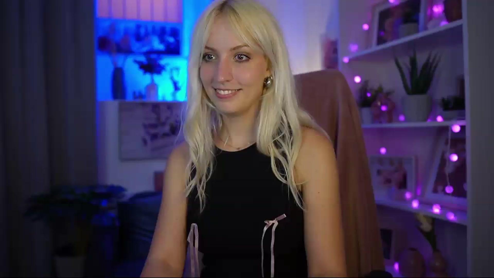 Gallery image thumbnail from Lucy_Cutie's myfreecams stream on, 06/27/2026, 21:50 image 11 of 20