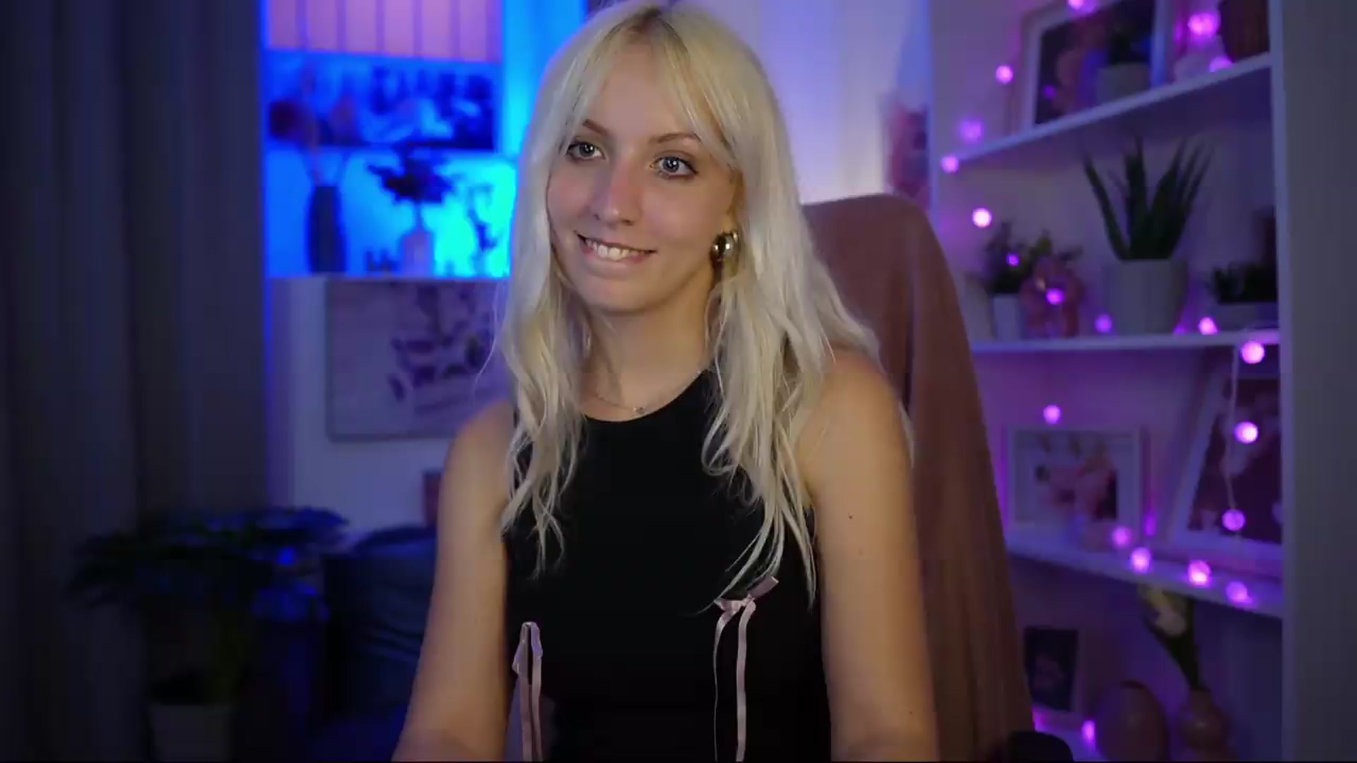 Gallery image thumbnail from Lucy_Cutie's myfreecams stream on, 06/27/2026, 21:50 image 14 of 20