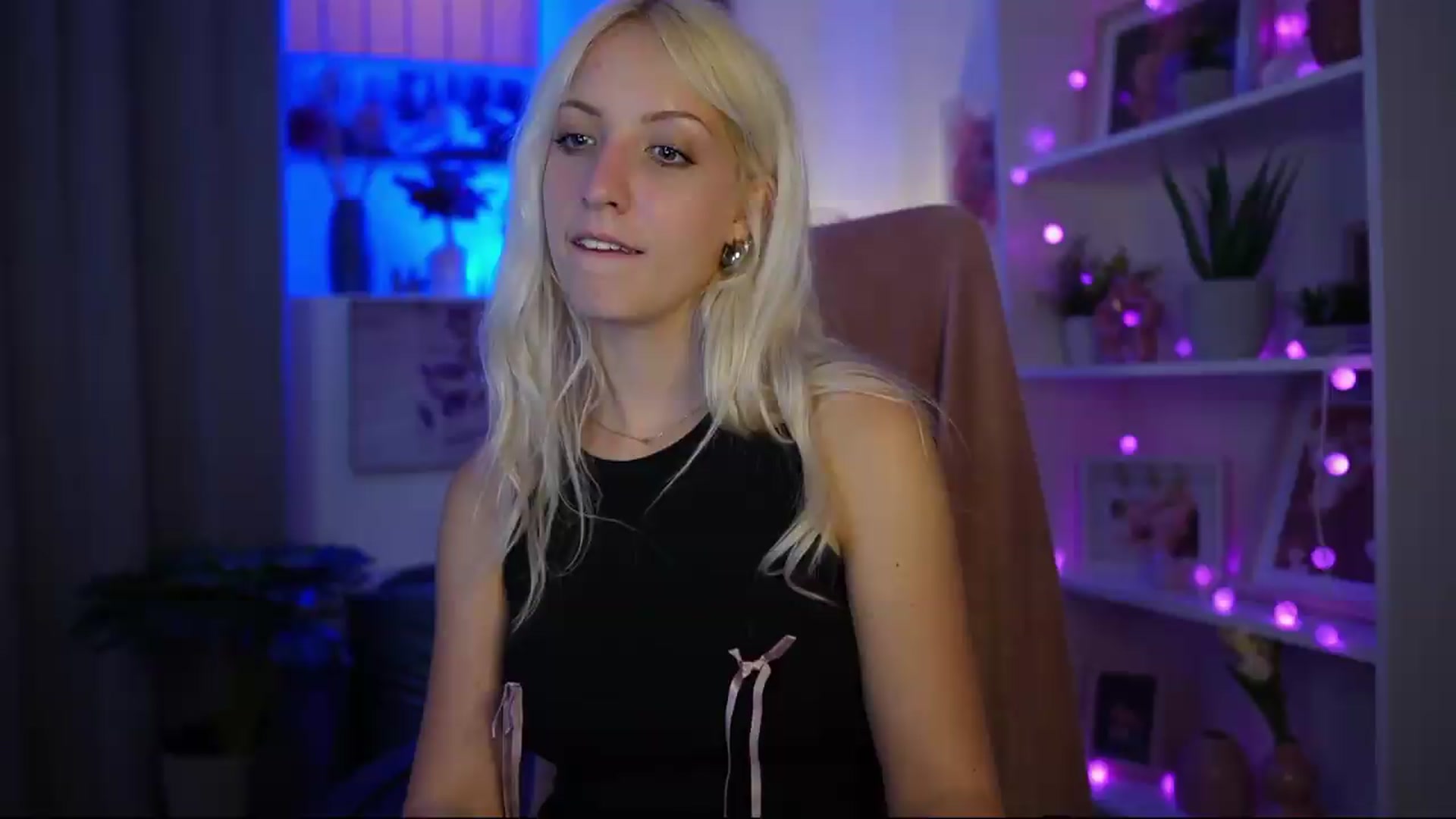 Gallery image thumbnail from Lucy_Cutie's myfreecams stream on, 06/27/2026, 22:55 image 11 of 20