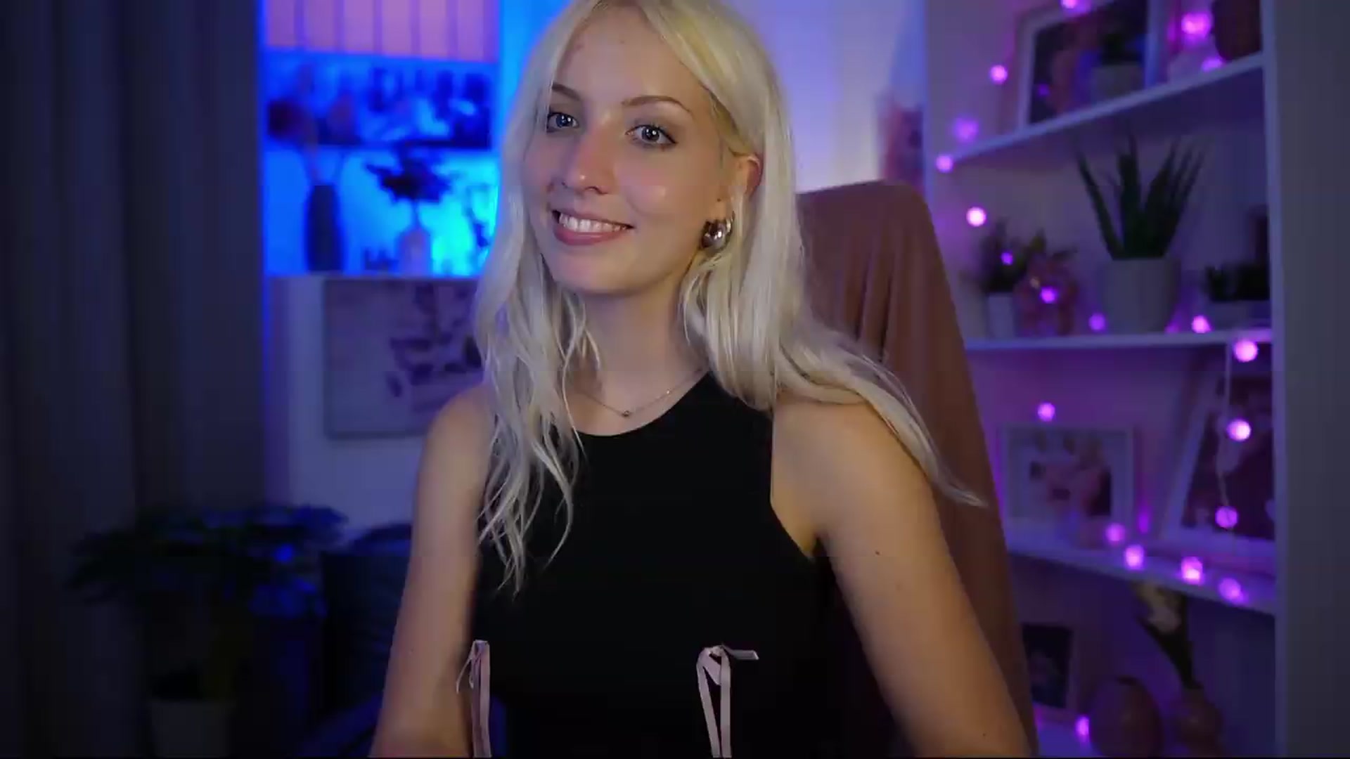 Gallery image thumbnail from Lucy_Cutie's myfreecams stream on, 06/27/2026, 22:55 image 19 of 20
