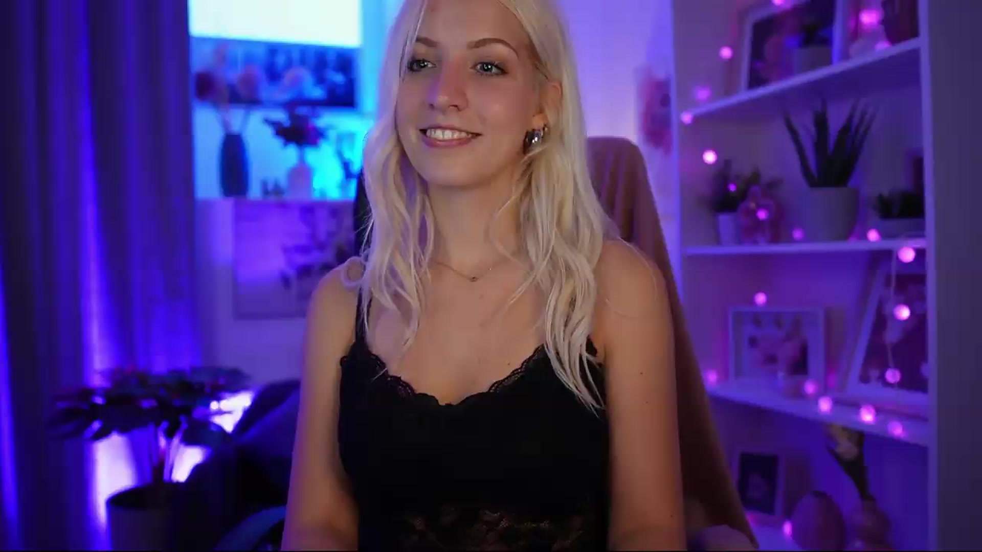 Gallery image thumbnail from Lucy_Cutie's myfreecams stream on, 06/28/2026, 18:27 image 8 of 20