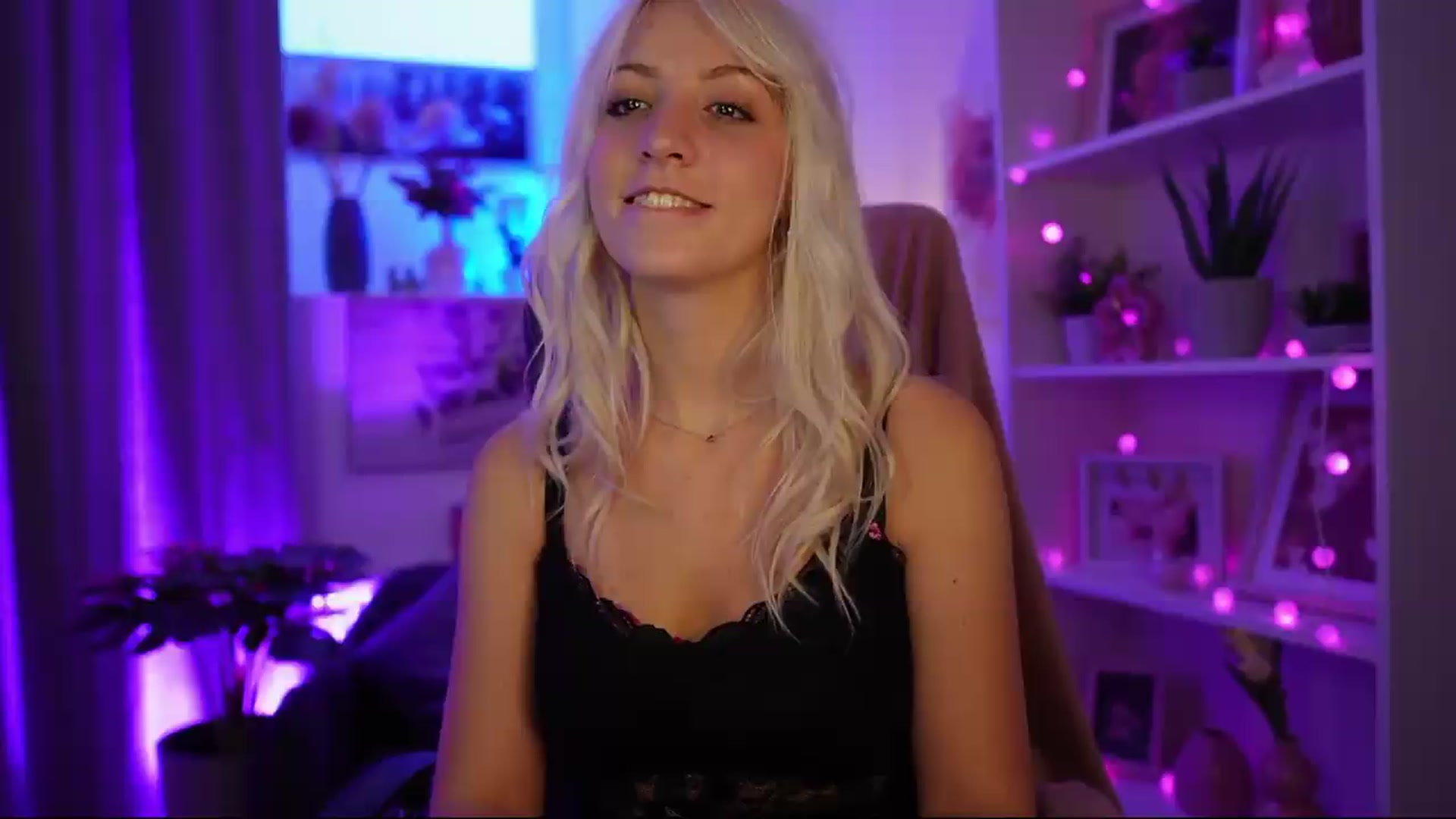 Gallery image thumbnail from Lucy_Cutie's myfreecams stream on, 06/28/2026, 18:27 image 17 of 20