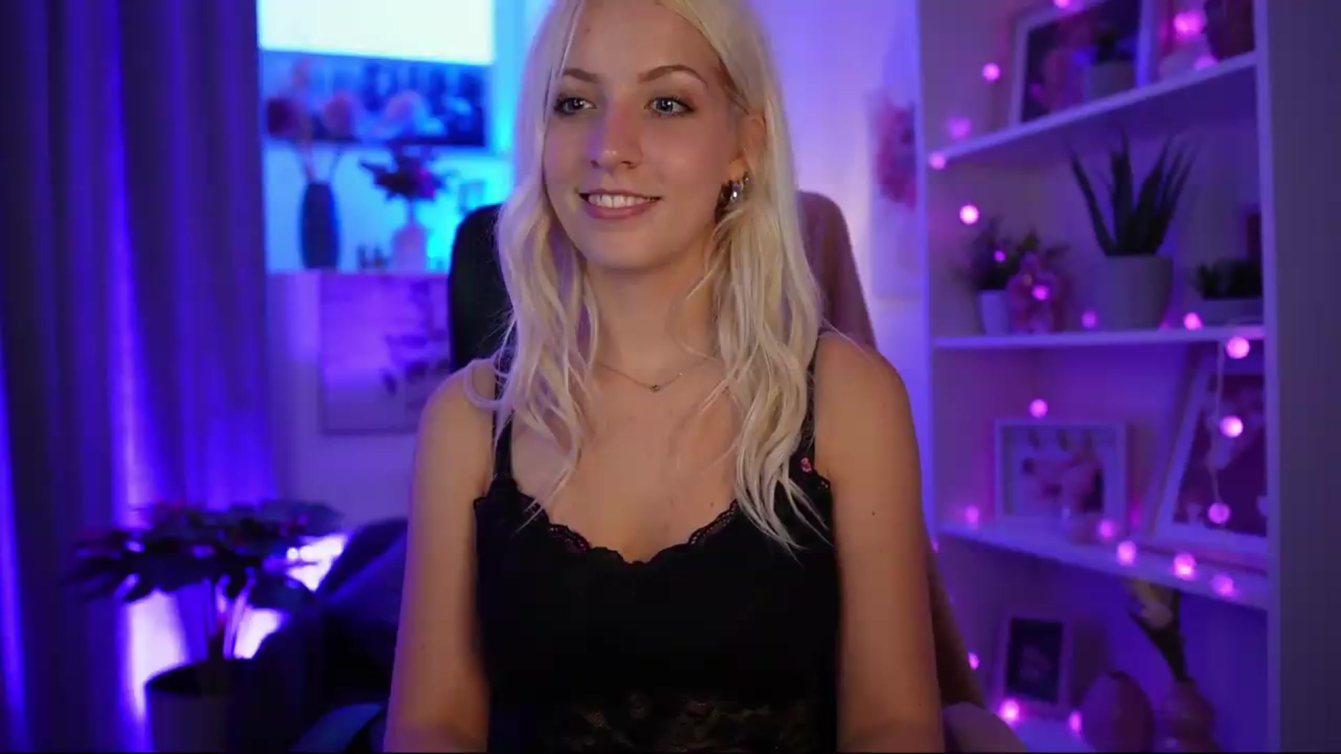 Gallery image thumbnail from Lucy_Cutie's myfreecams stream on, 06/28/2026, 18:27 image 9 of 20