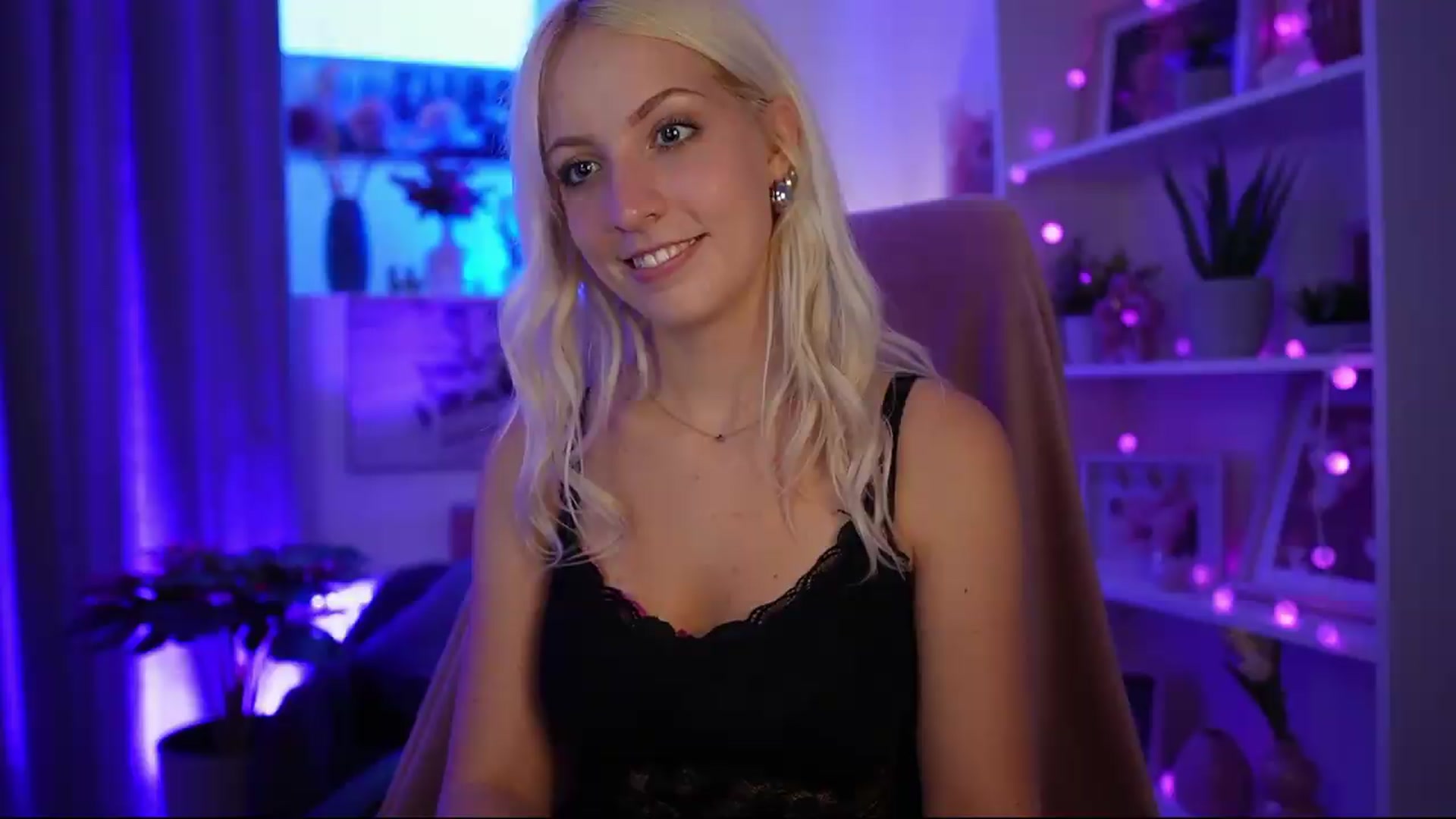 Gallery image thumbnail from Lucy_Cutie's myfreecams stream on, 06/28/2026, 18:27 image 4 of 20