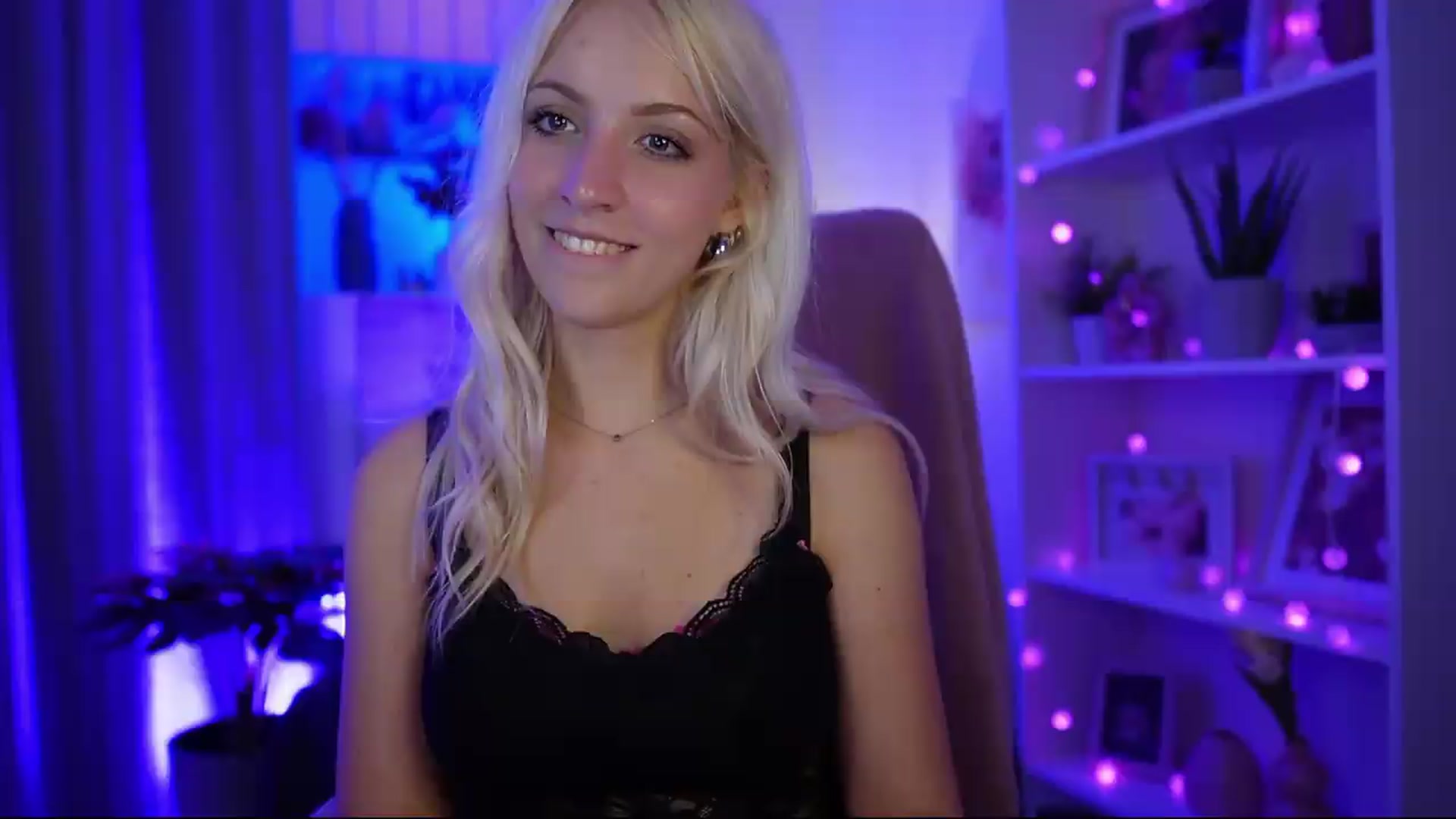 Gallery image thumbnail from Lucy_Cutie's myfreecams stream on, 06/28/2026, 20:20 image 17 of 20