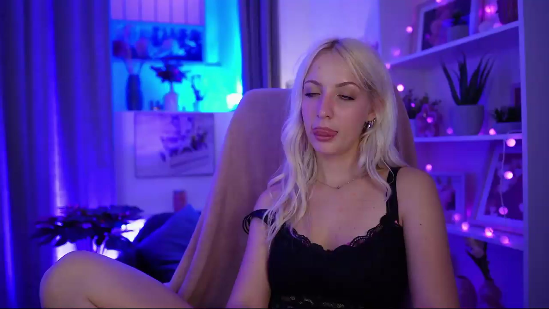 Gallery image thumbnail from Lucy_Cutie's myfreecams stream on, 06/28/2026, 20:20 image 13 of 20