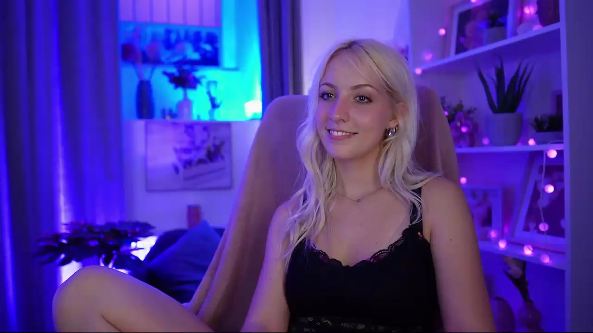 Gallery image thumbnail from Lucy_Cutie's myfreecams stream on, 06/28/2026, 20:20 image 4 of 20