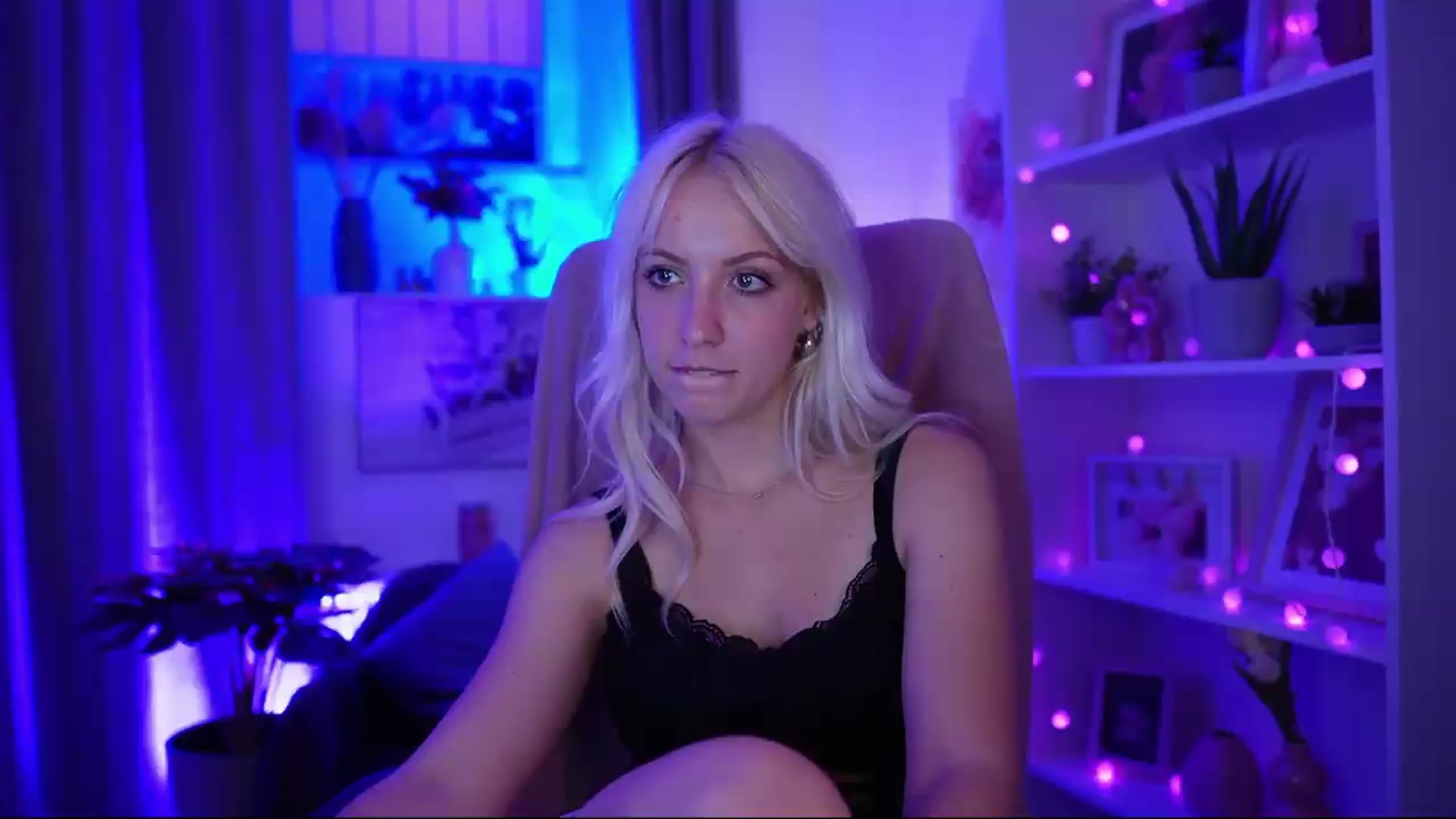 Gallery image thumbnail from Lucy_Cutie's myfreecams stream on, 06/28/2026, 22:47 image 12 of 20