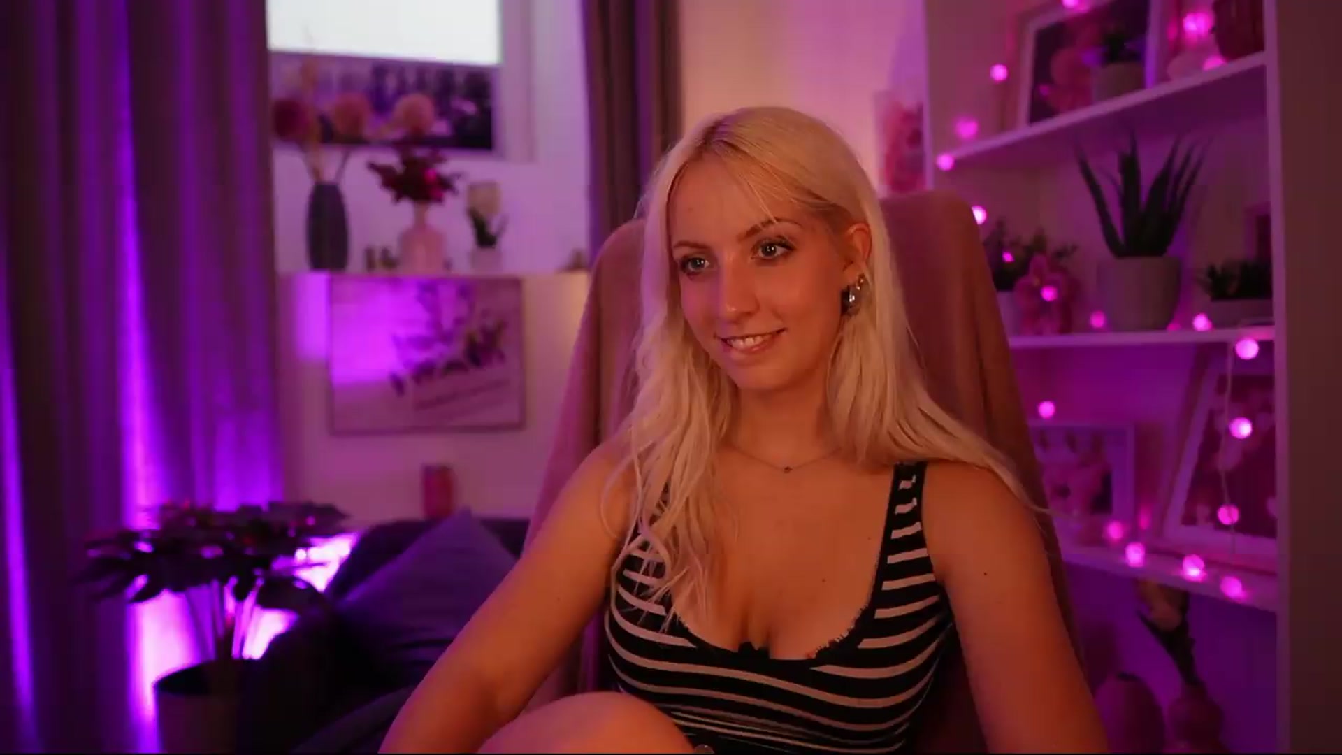 Gallery image thumbnail from Lucy_Cutie's myfreecams stream on, 06/29/2026, 19:14 image 11 of 20