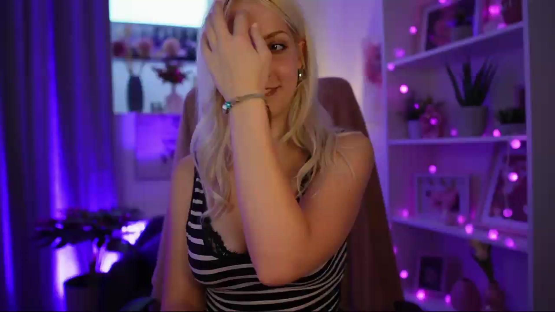 Gallery image thumbnail from Lucy_Cutie's myfreecams stream on, 06/29/2026, 19:14 image 4 of 20