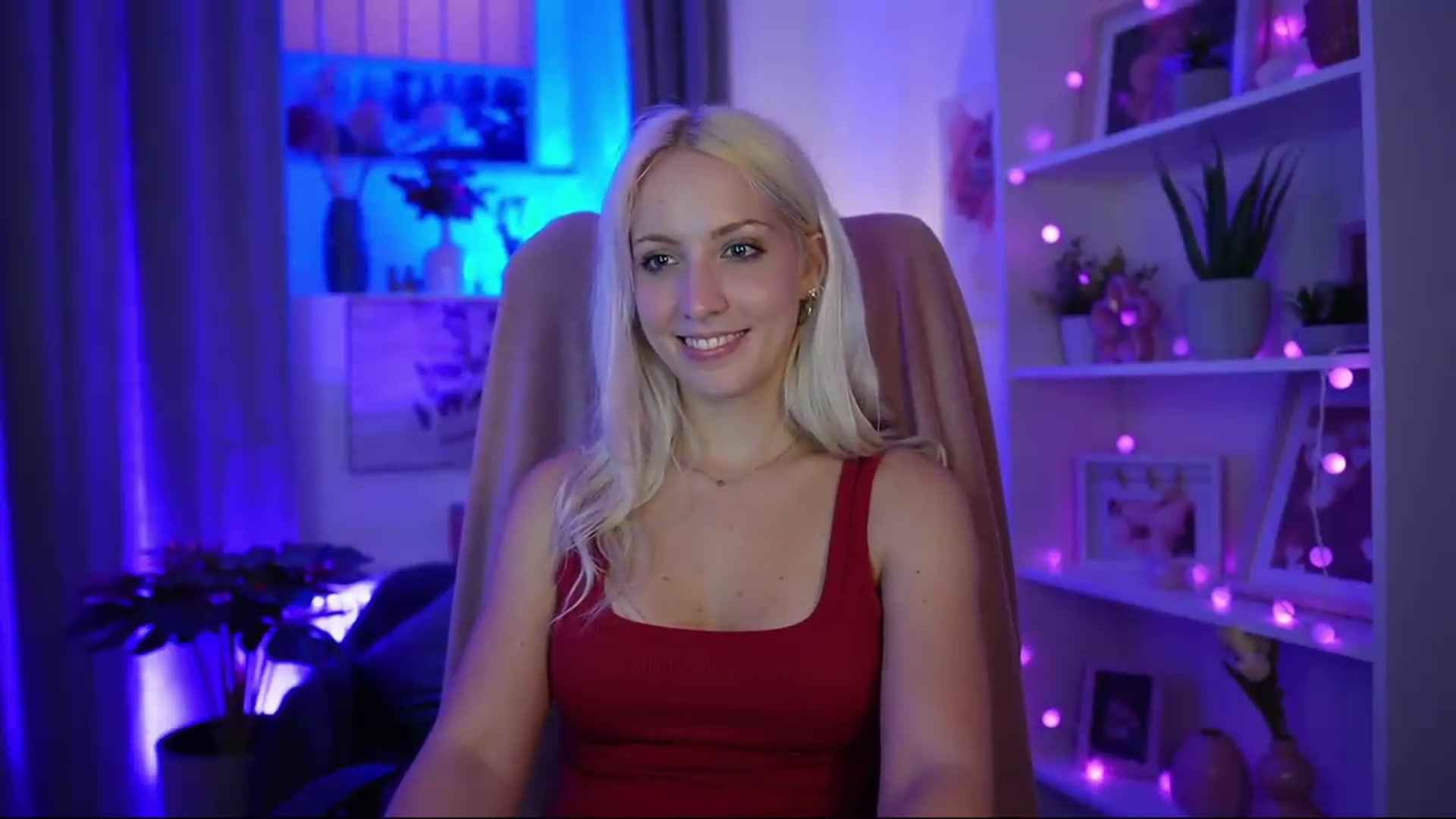Gallery image thumbnail from Lucy_Cutie's myfreecams stream on, 07/01/2026, 20:42 image 4 of 20
