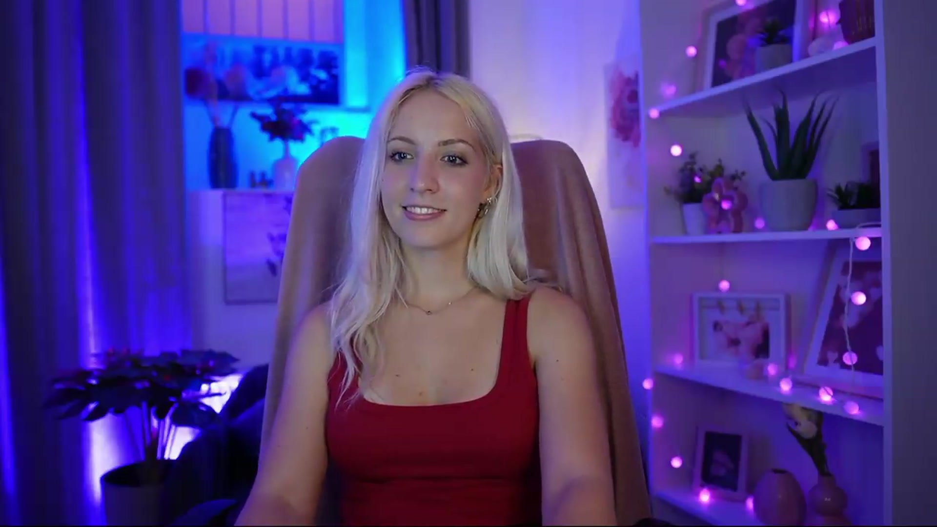 Gallery image thumbnail from Lucy_Cutie's myfreecams stream on, 07/01/2026, 20:42 image 6 of 20